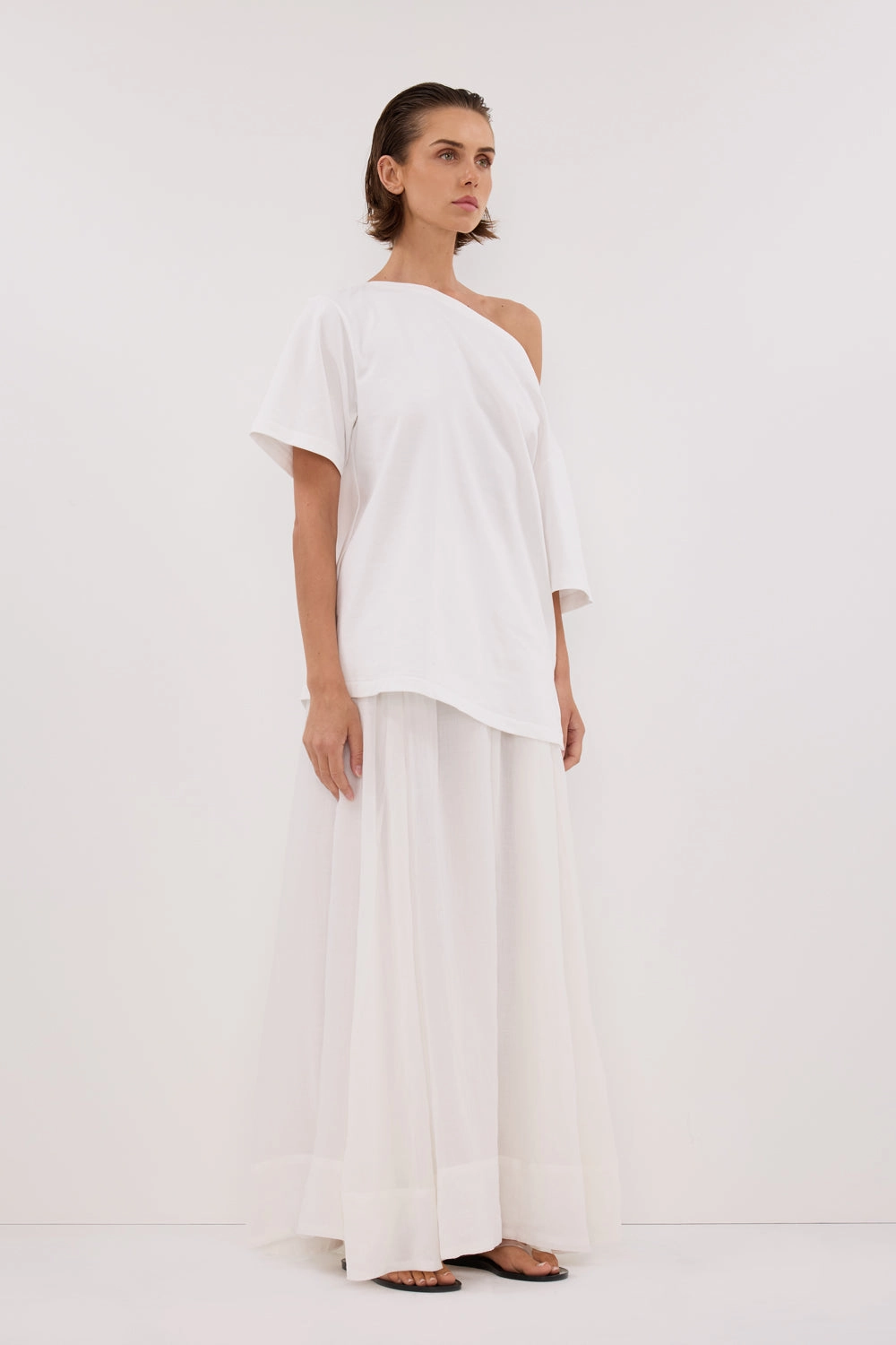 ESME WHITE ASYM BOAT NECK TEE Relaxed fit wear