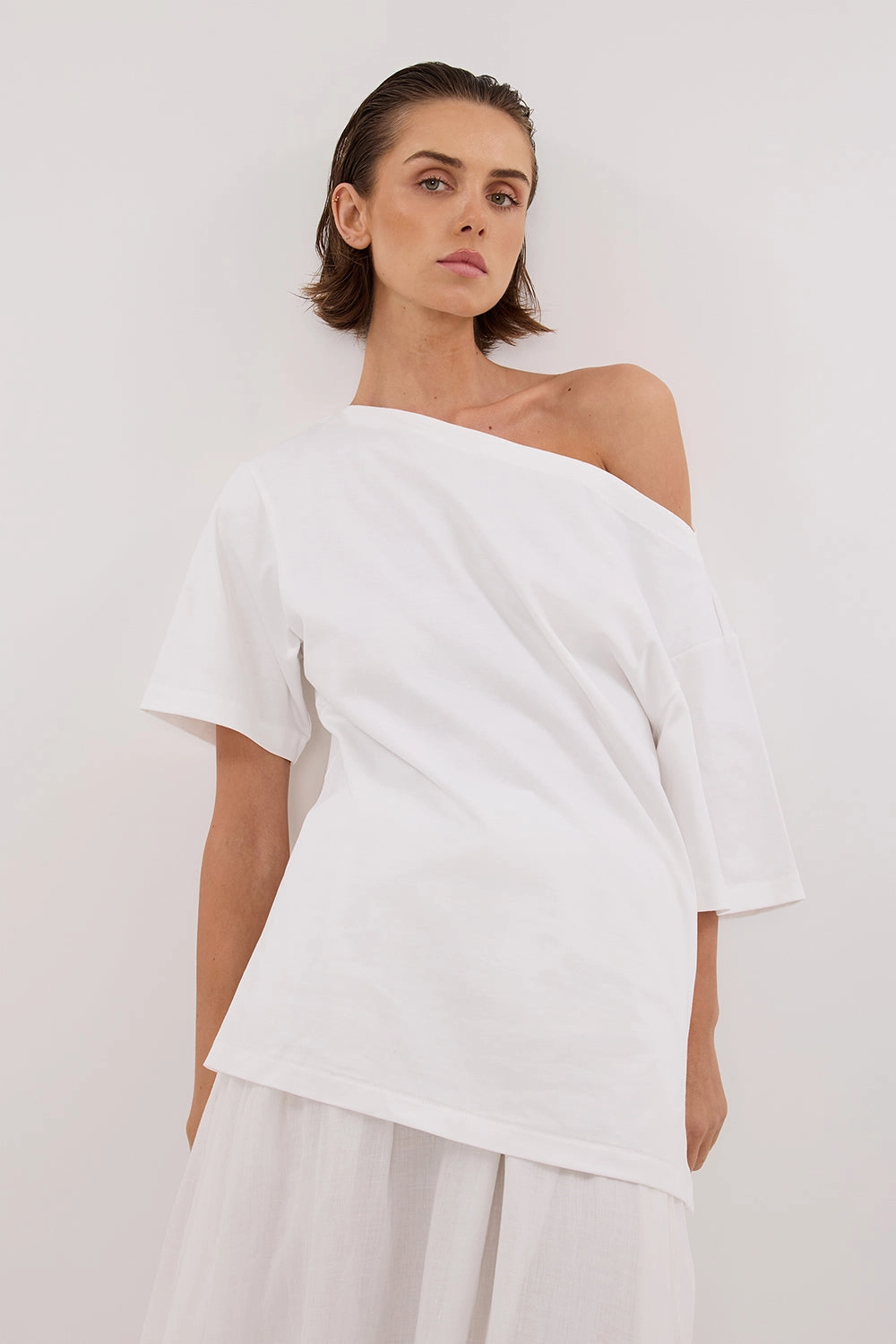 Camping practicality ESME WHITE ASYM BOAT NECK TEE