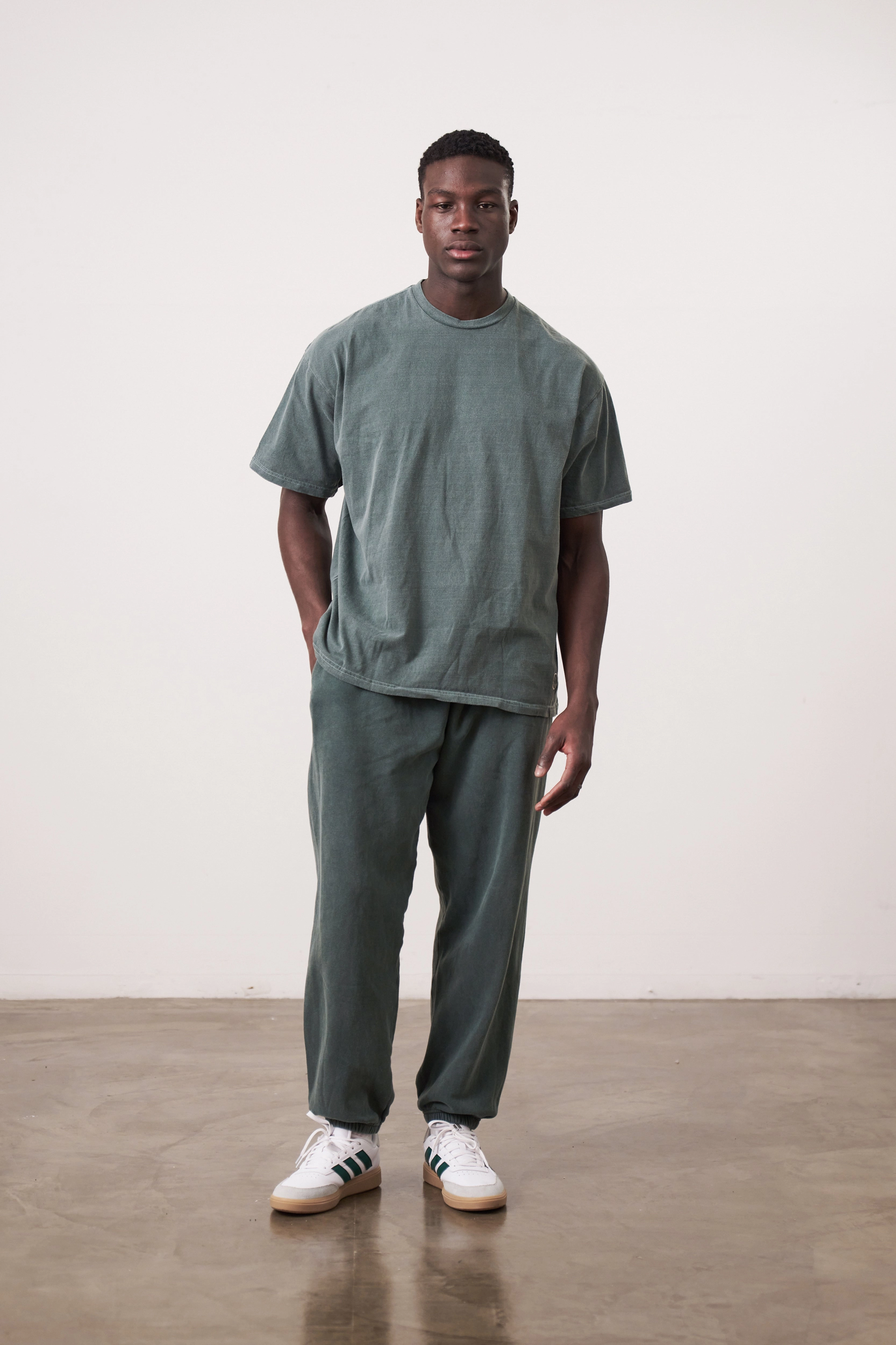 Essentials Vintage Washed Tee - Forest Casual Elegance Cashmere combination