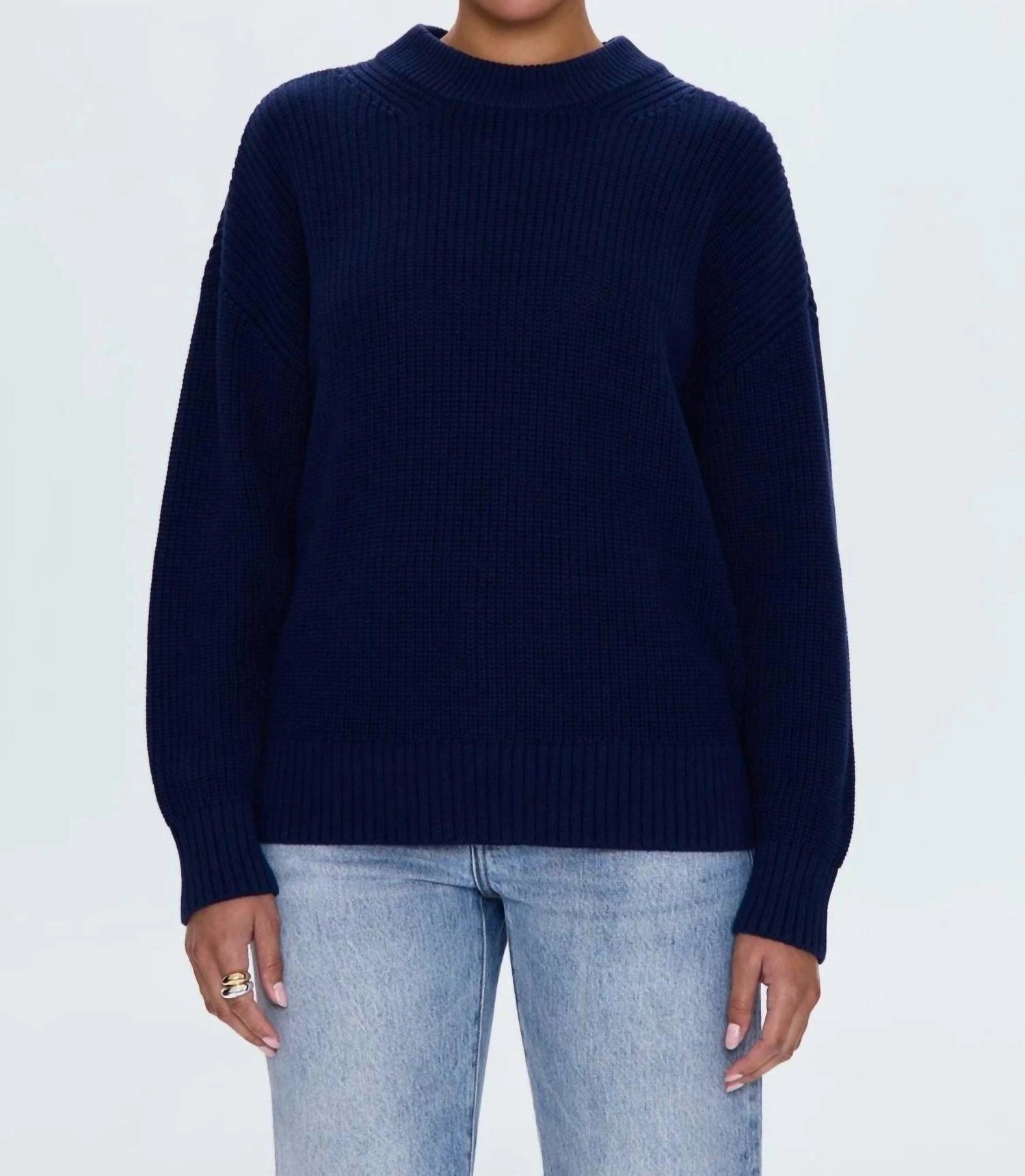 Relaxed Outfit Eve Sweater Top In Navy