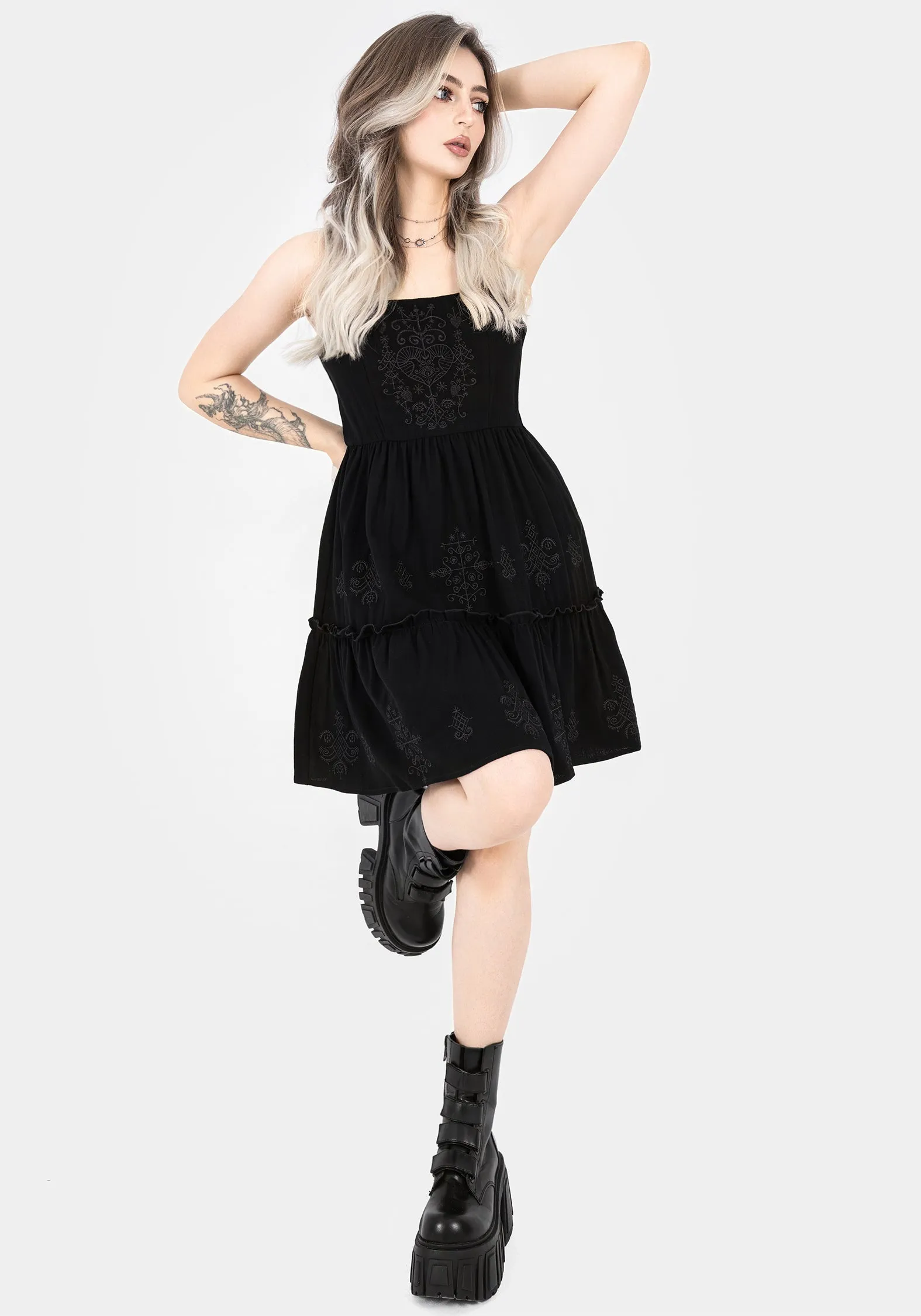 Night Party Flowy casual dress Cordata Embroidered Cami Mini Smock Dress