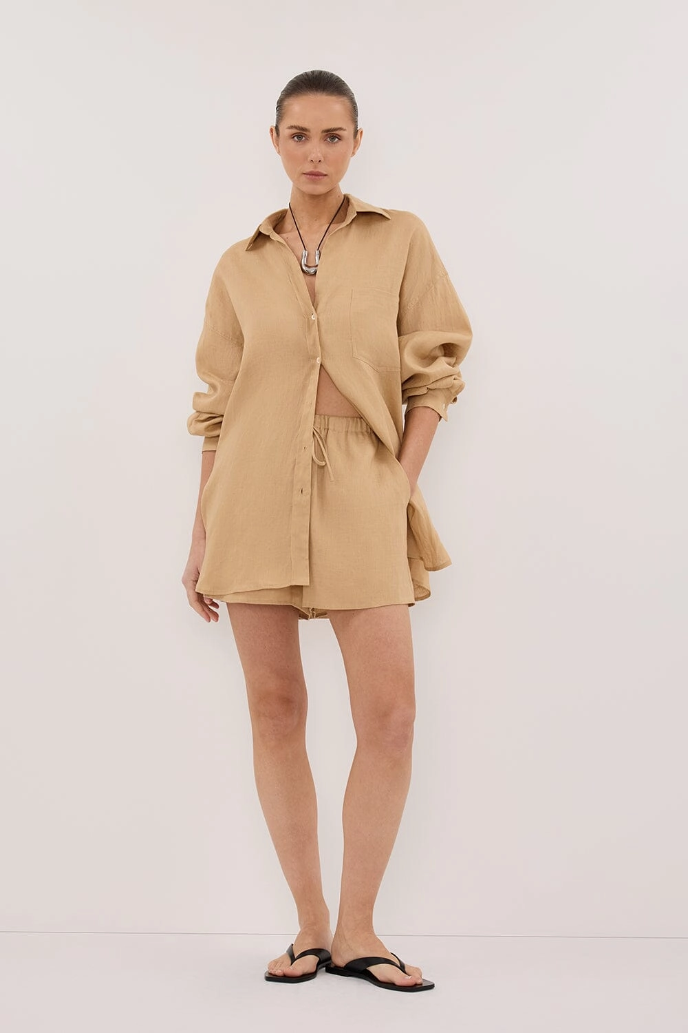 Comfortable Design Adaptive Fit LUNE TAN LINEN SHORT
