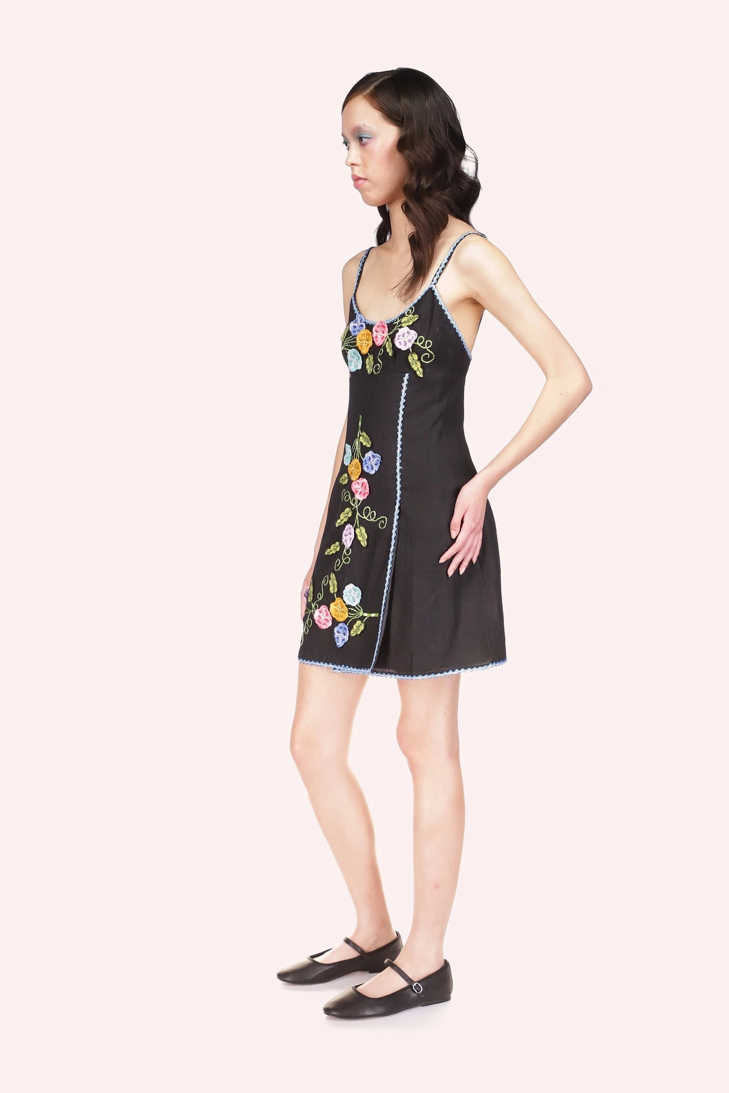 Smart and Elegant Chic Mom 3-D Pansy Embroidered on Linen Dress