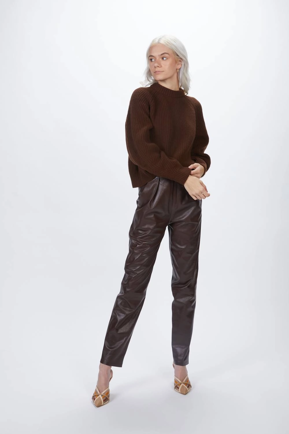 Fifi Sweater In Brown Cozy Fit Stylish Knit Look