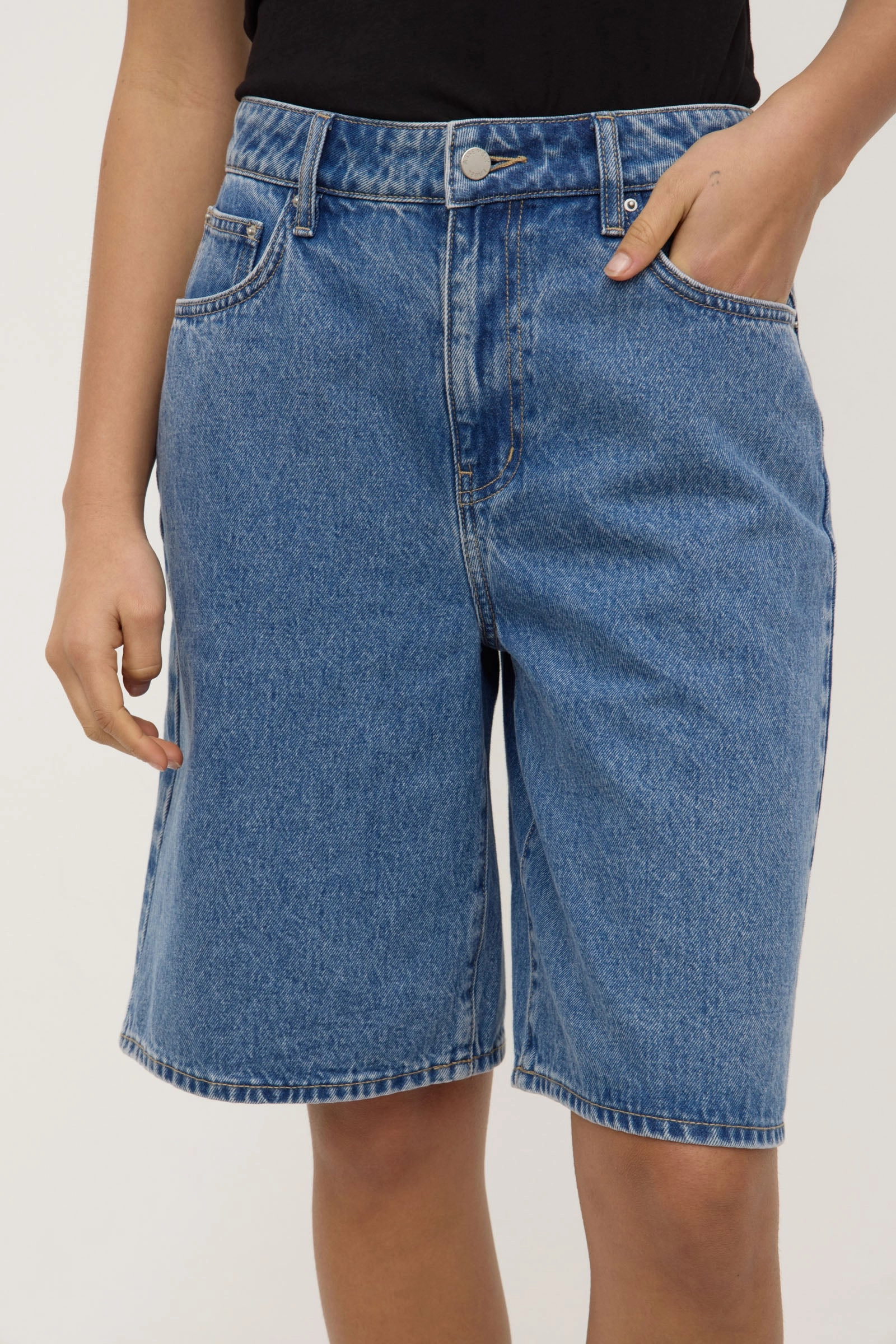 Bermuda Denim Short Flexible Side Panels SeamlessConstruction