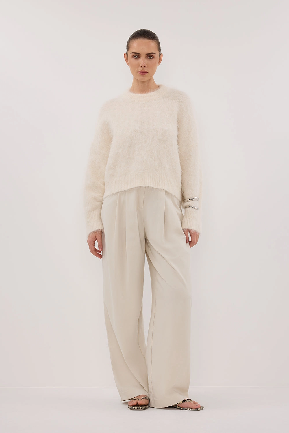 SALMA IVORY TUCK SLEEVE JUMPER Chilly Look