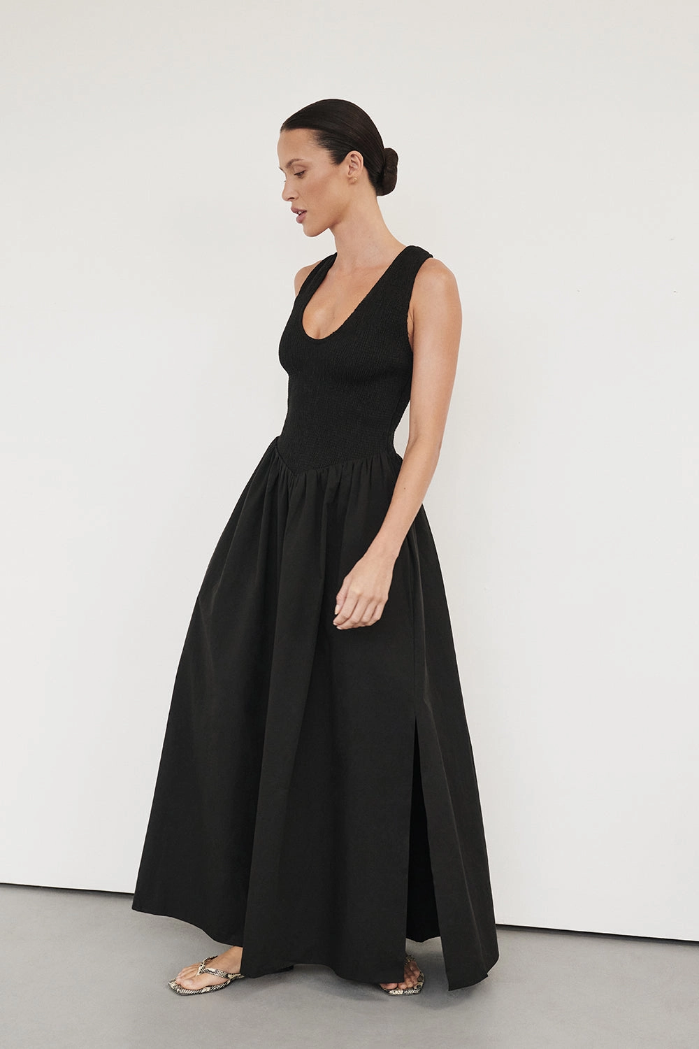 Printed-Fabric Elegant formal piece FLORENCE BLACK SLEEVELESS COTTON MIDI DRESS