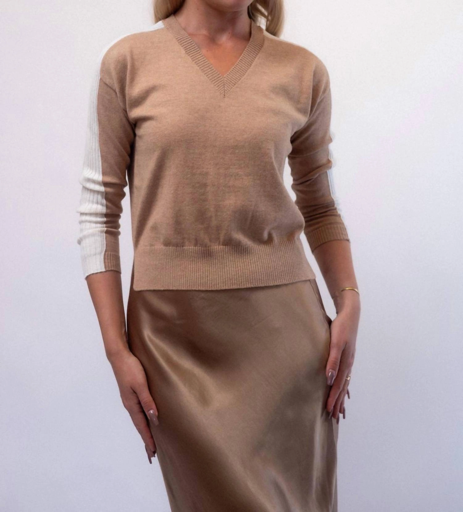 Light Knit Cozy Designs Frances Long Sleeve Sweater In Camel & White Ice