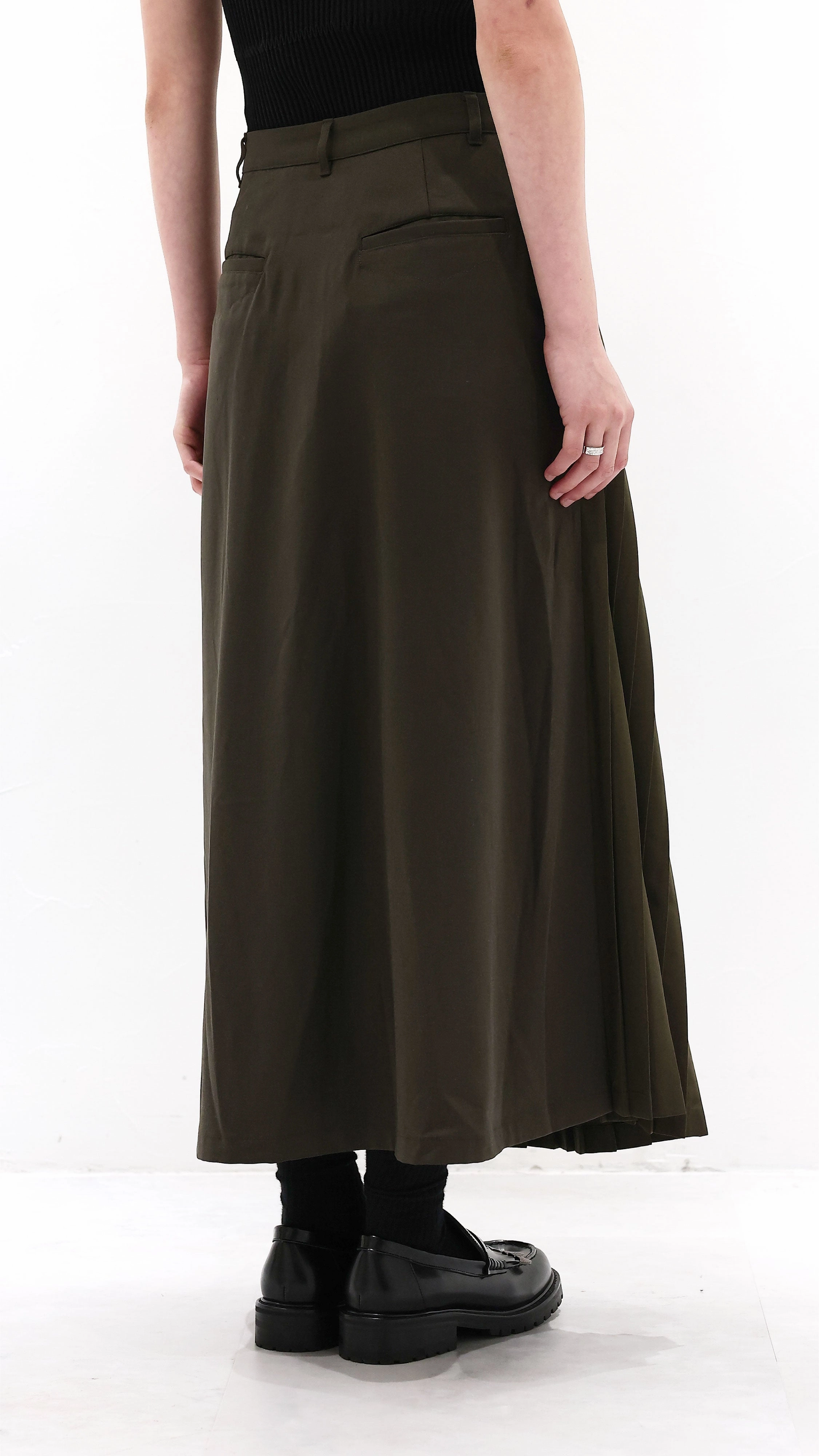 Front Pleated Flare Skirt Ruching Details Non Restrictive Fit