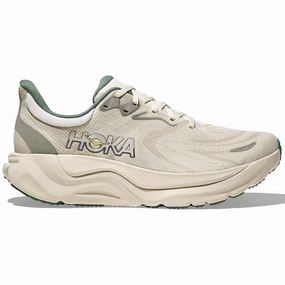 Men's Arahi 8 Running Shoes Truffle Salt / Oyster Mushroom Female runner