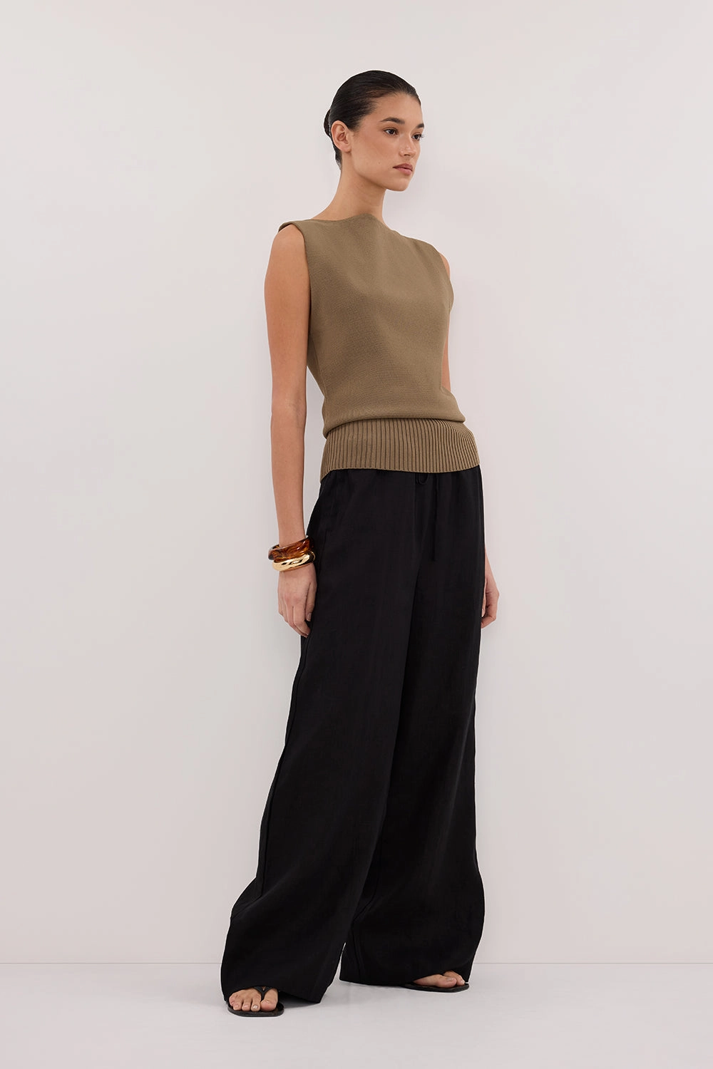 GINA BLACK LINEN ELASTIC WAIST PANT Quick Pack Flexible Waistband