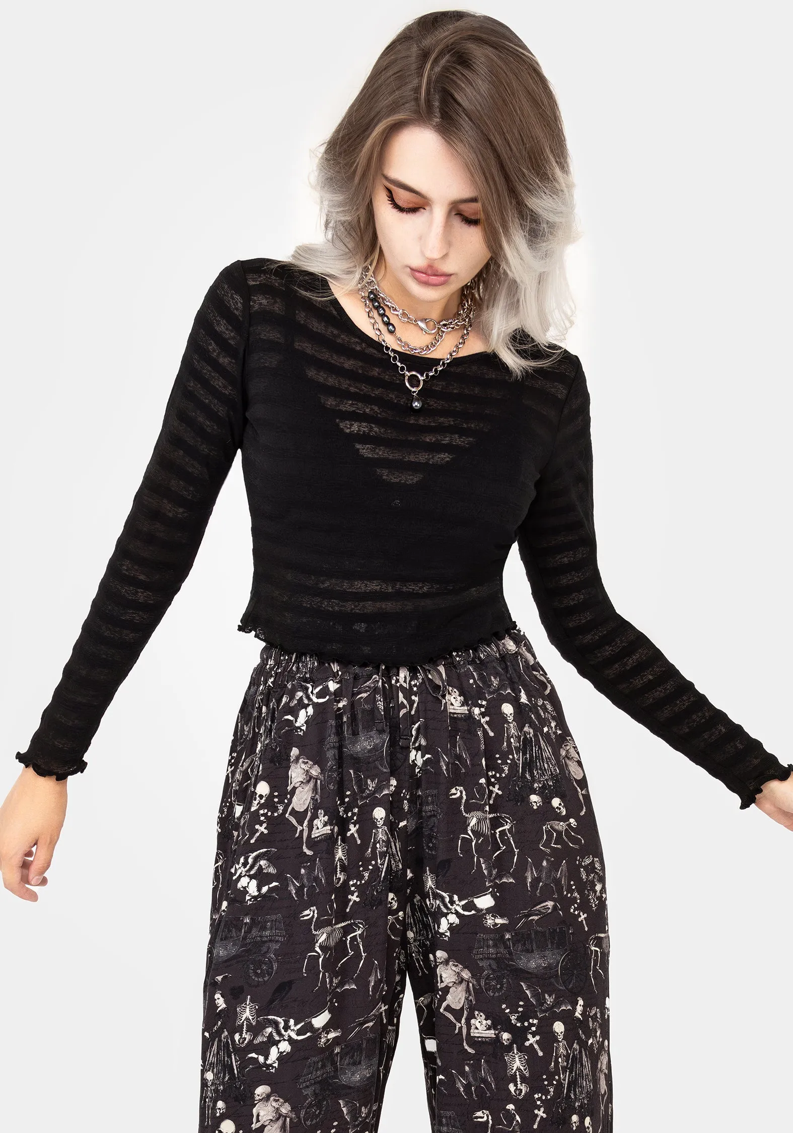 Plain look college student Gomez Striped Crop