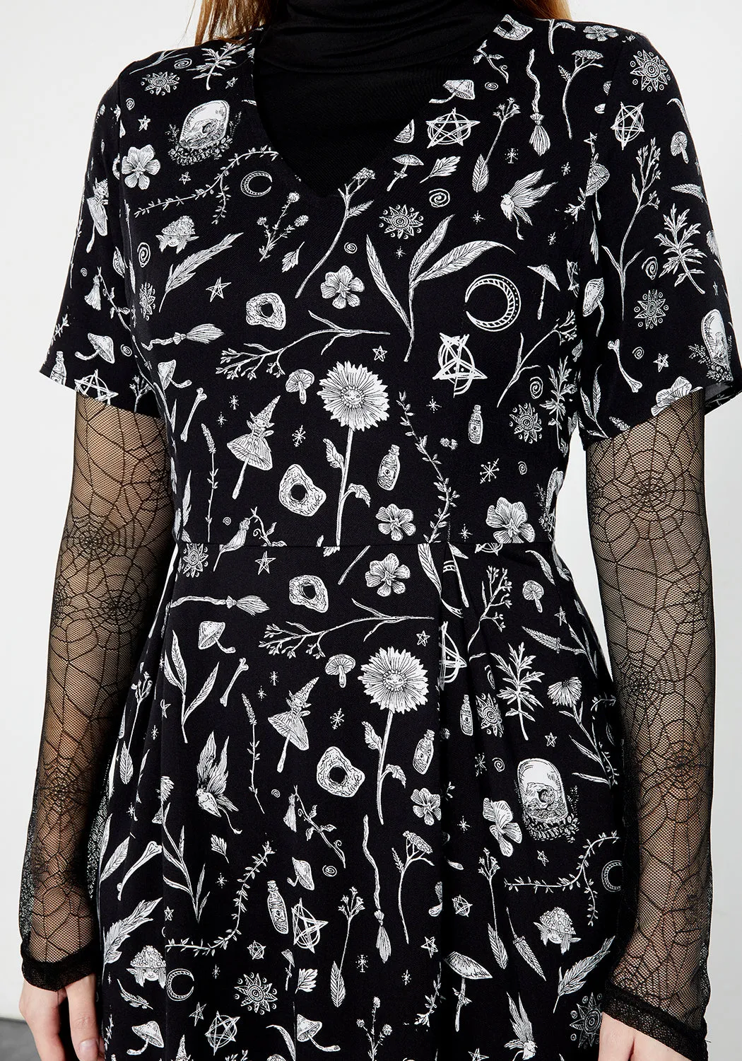 Hedgewitch Mini Dress Semi Fit