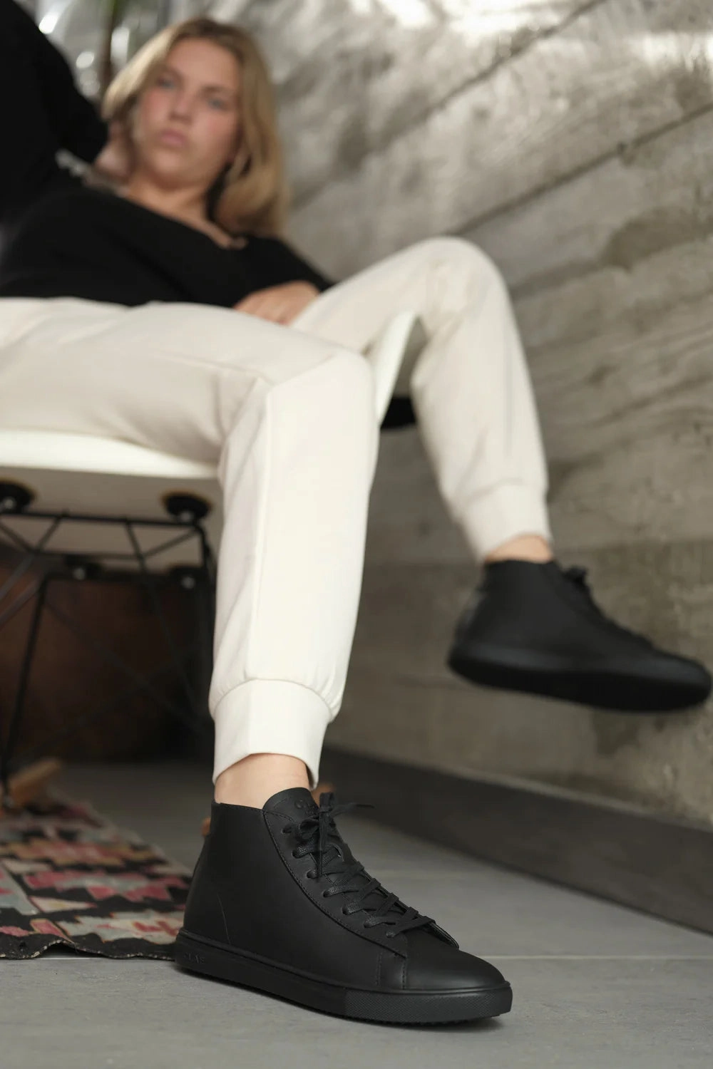 Anatomically Shaped Footbed Leather Sneakers