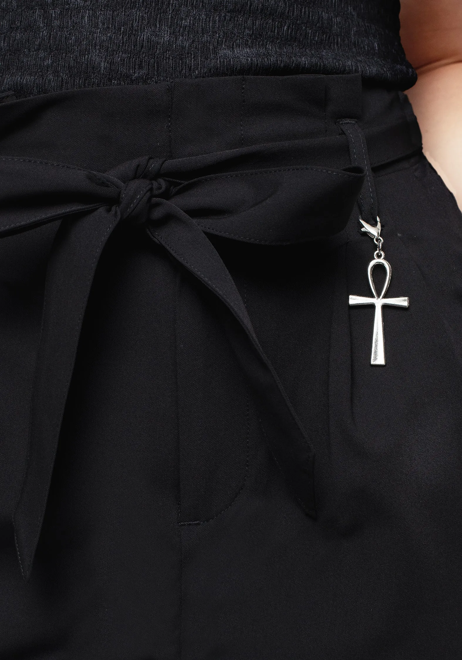 Dinza Tie Waist Tapered Trousers Timeless Design