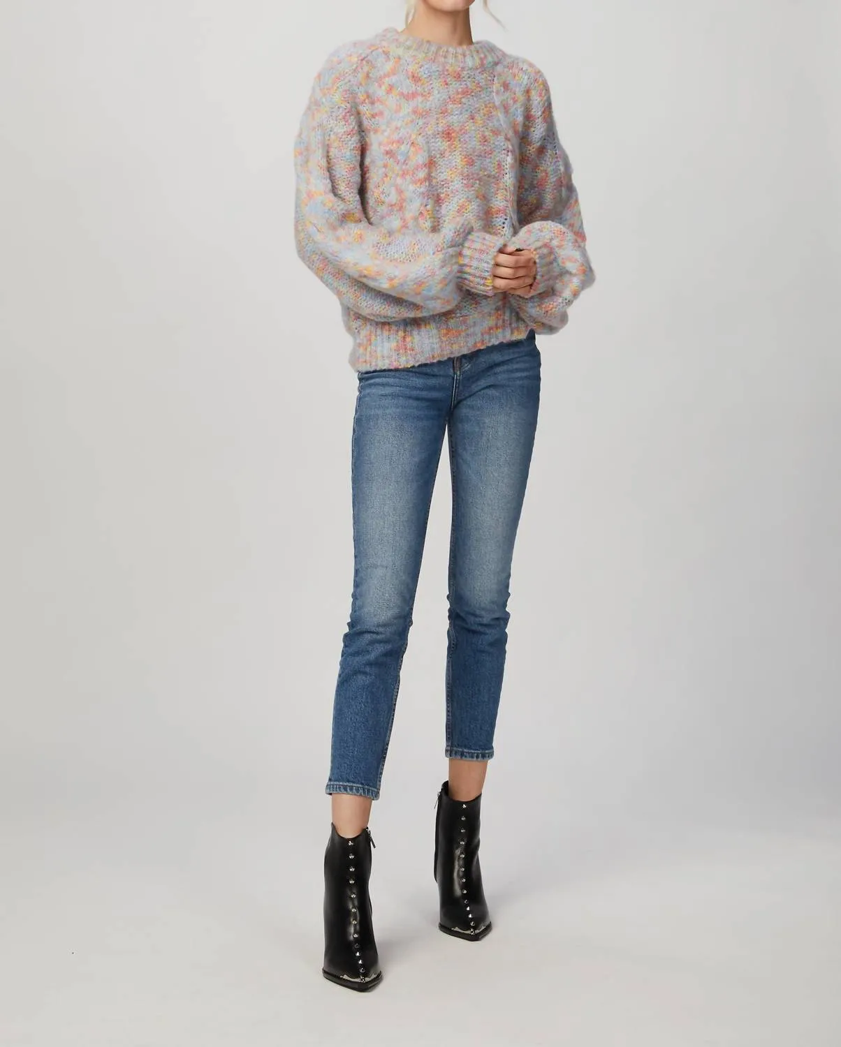 Jonah Knit Top In Pastel Cozy Fitting Adaptive Fit Silhouette