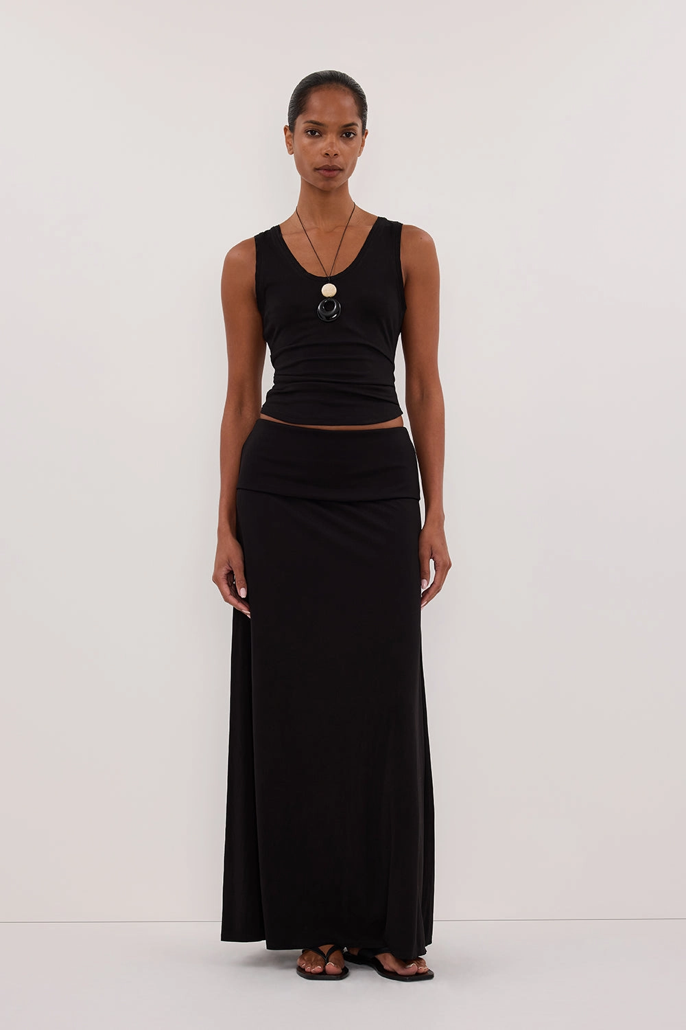 Outfit Essence JULIE BLACK MODAL BLEND MAXI SKIRT