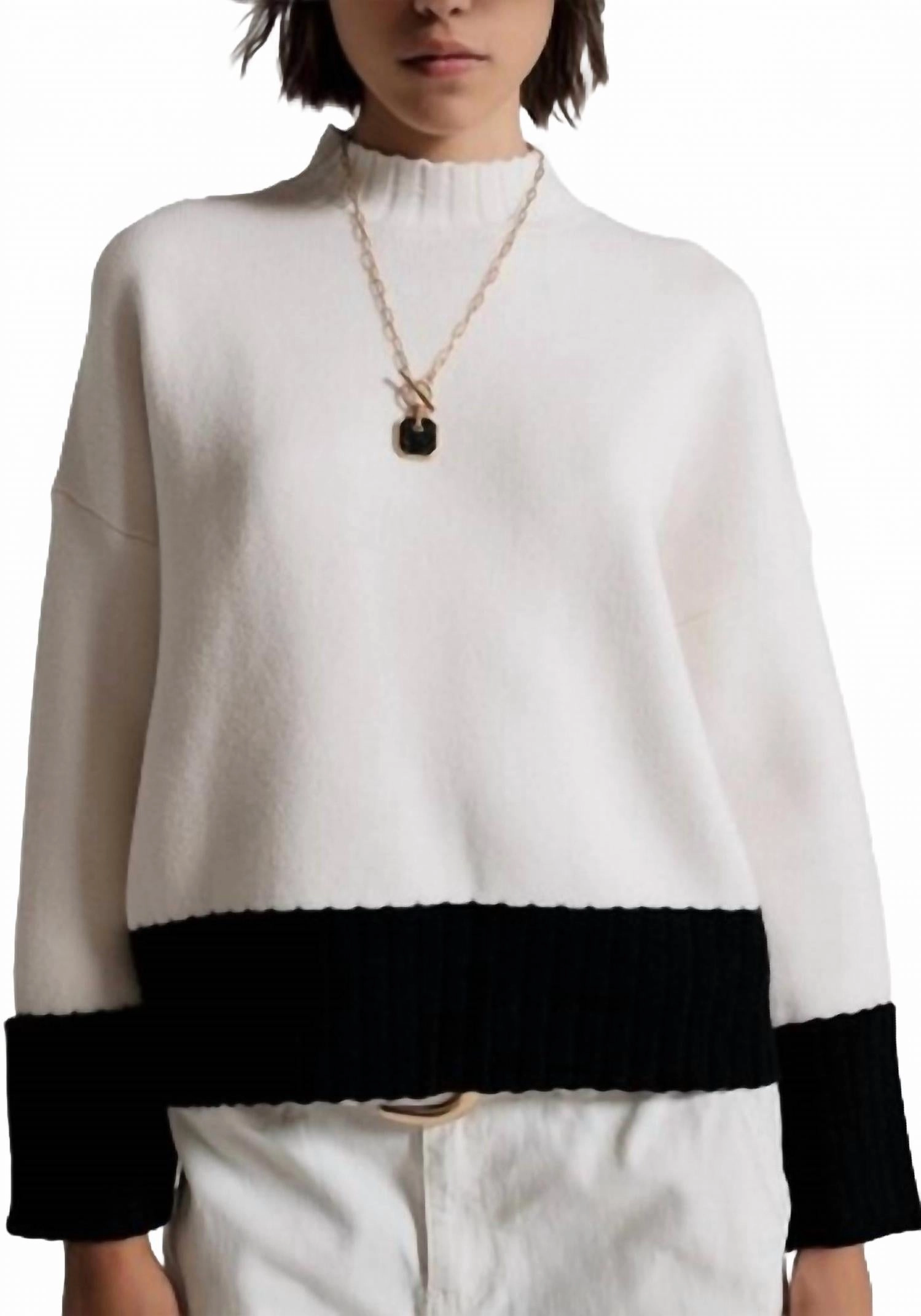 Jumper Ribbed Cuffs And Hem Sweater In White/black Fade Resistant Textiles
