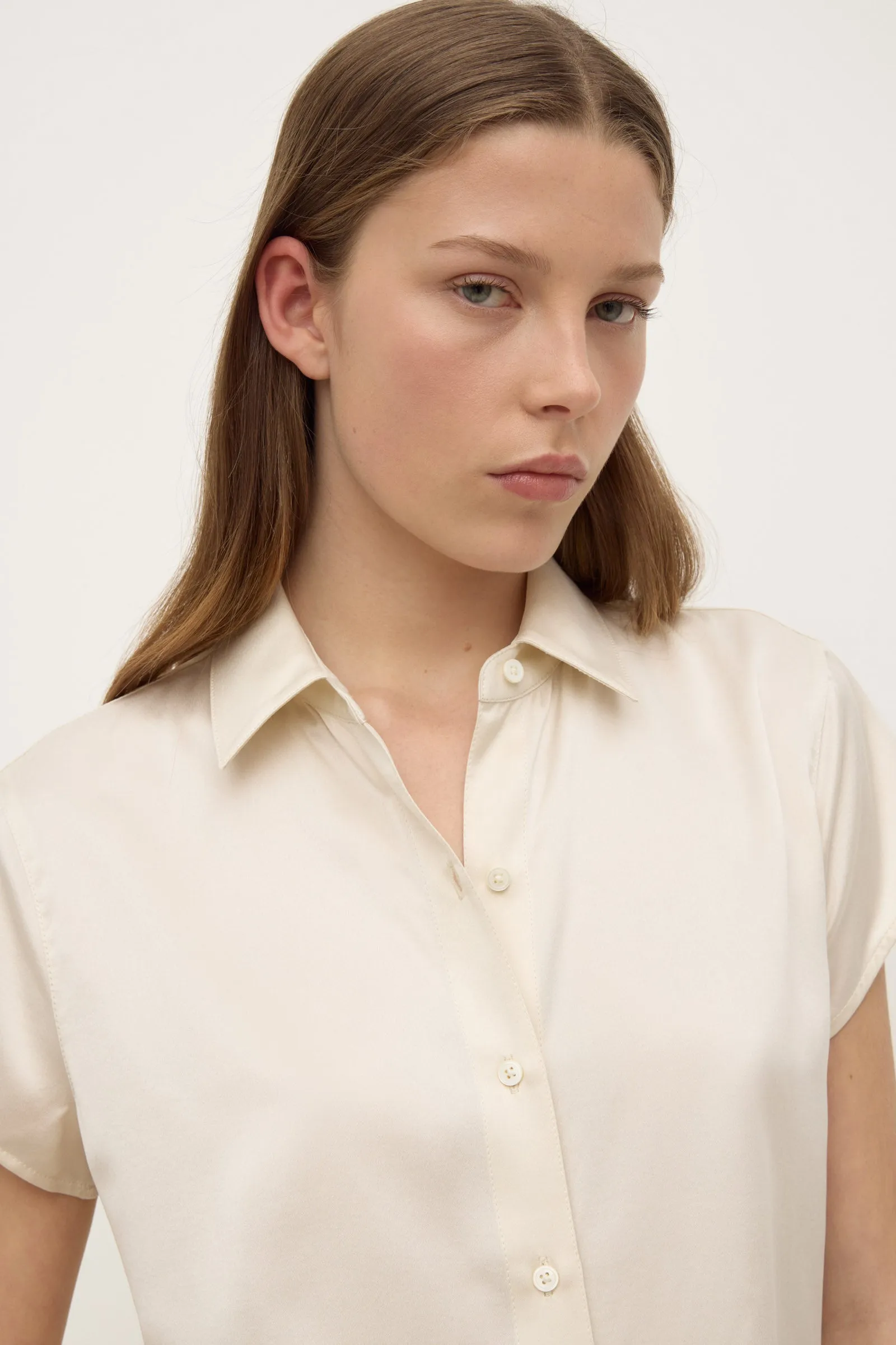 Karri Silk Short Sleeve Shirt Streetwear Versatile Look