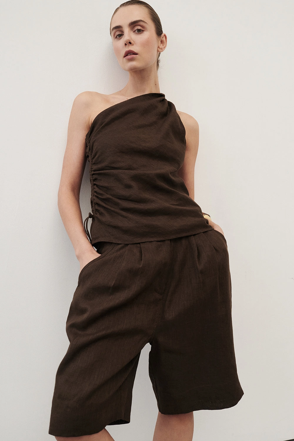 KAYLA BITTER CHOC LINEN BERMUDA SHORT Slim Waist