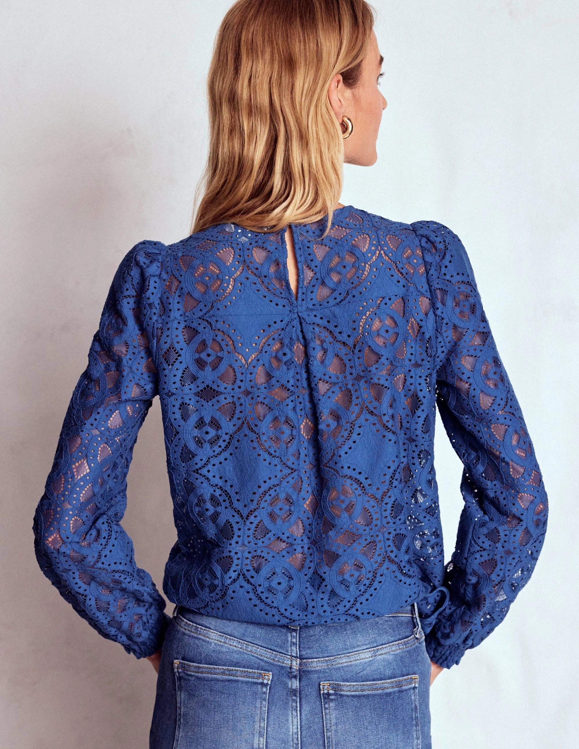 Yarn Dyed Fabric Sustainable Waterproofing Lace Crew Neck Top-Denim Blue Compression Technology