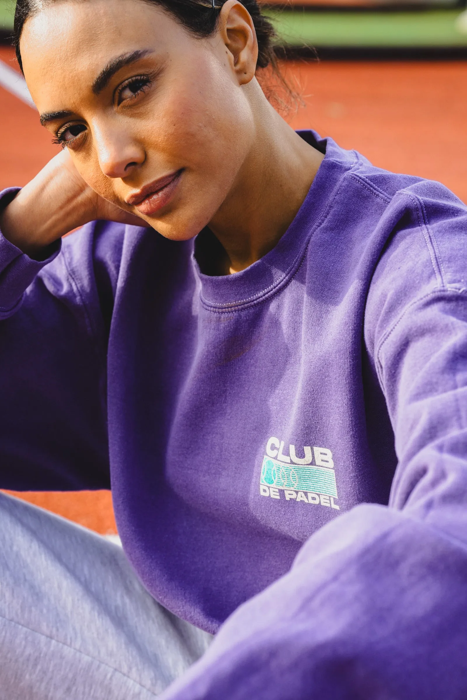 Club de Padel 'Heritage' Vintage Washed Sweater - Violet Layered Must-Have Non Static Fiber Tech