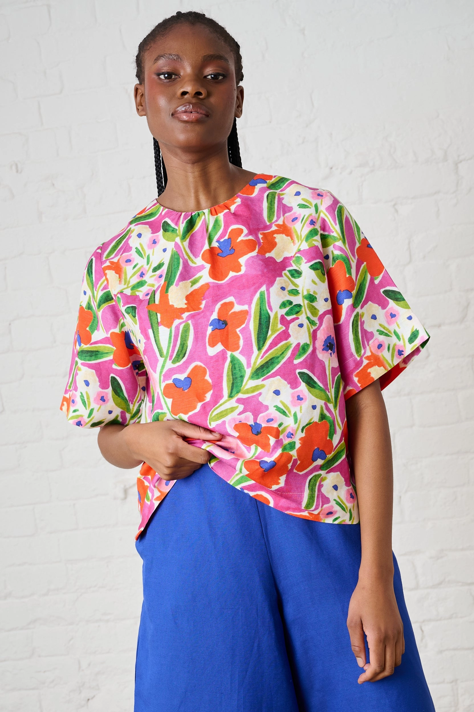 Linen T-Shirt in Watercolour Floral All Purpose Casual Cut YarnDyedQuality
