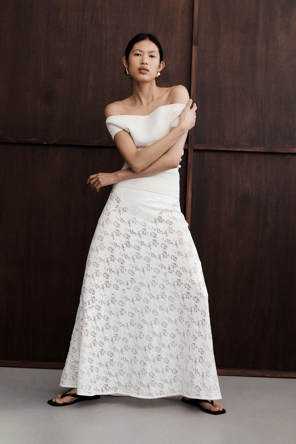 Seamless Finish Artistic Influence LOULA WHITE LACE SKIRT