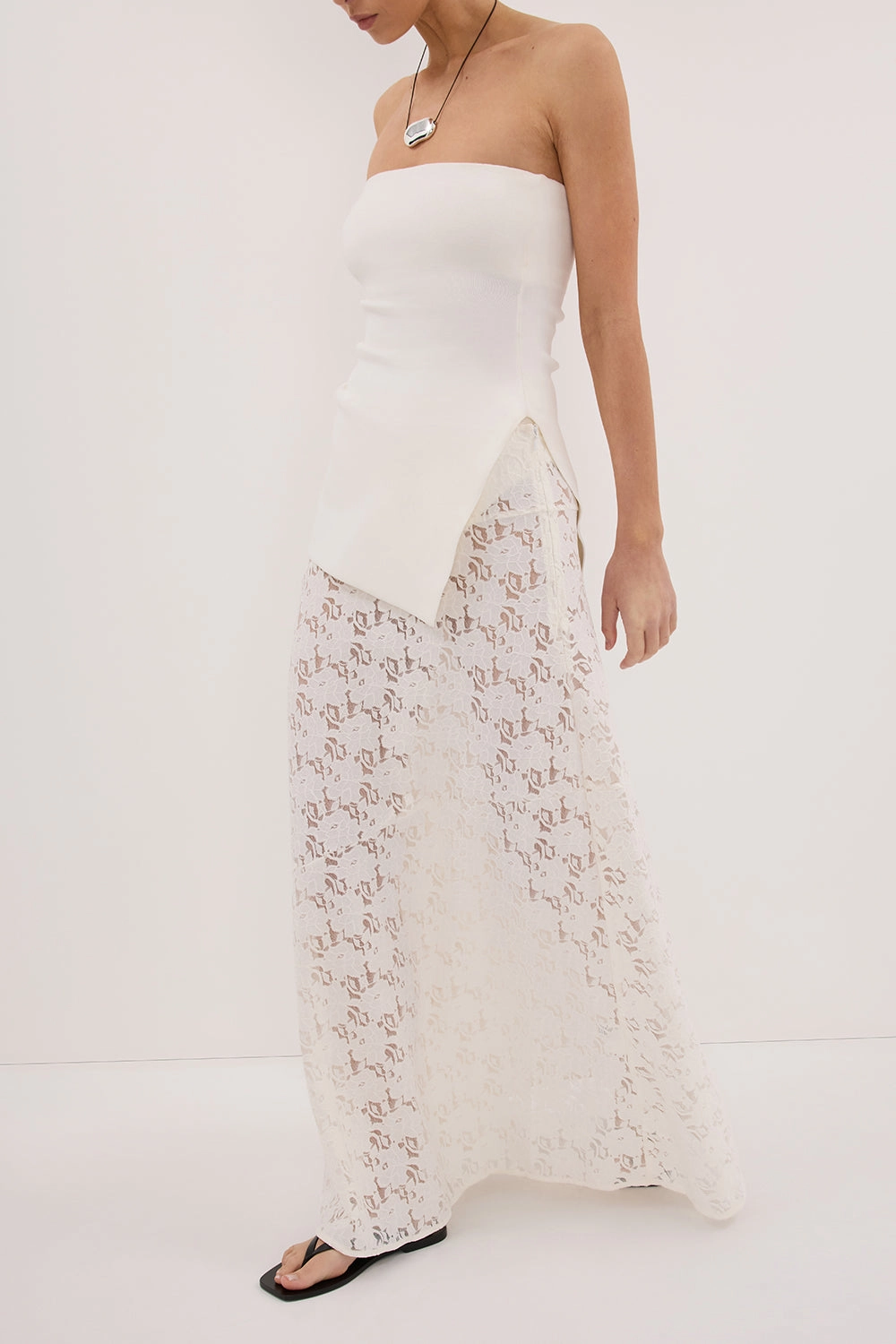 LOULA WHITE LACE SKIRT Easy Outfit