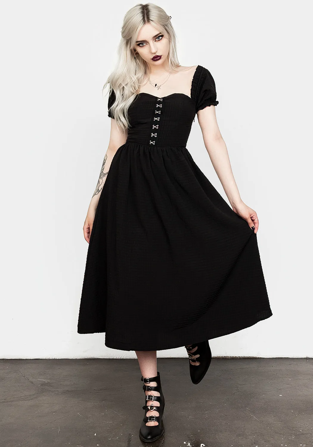 Mortem Midi Dress With Puff Sleeves Chilly Day Comfort