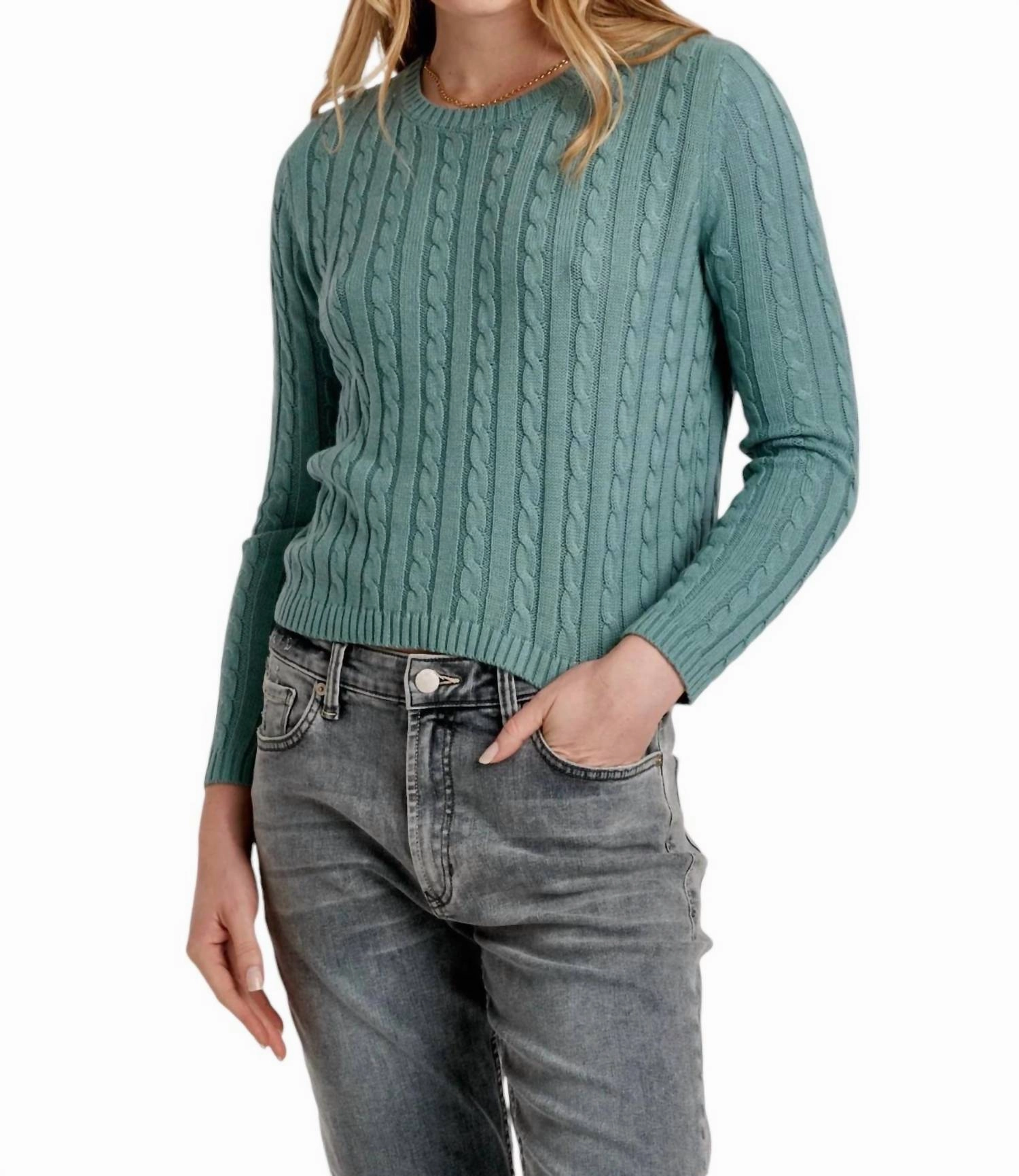 Comfortable Design Lupe Cable Sweater In Slate Blue