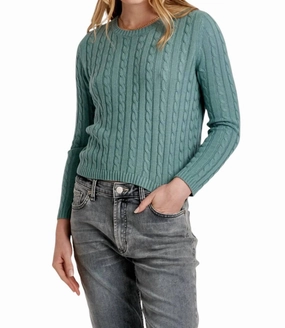 Comfortable Design Lupe Cable Sweater In Slate Blue