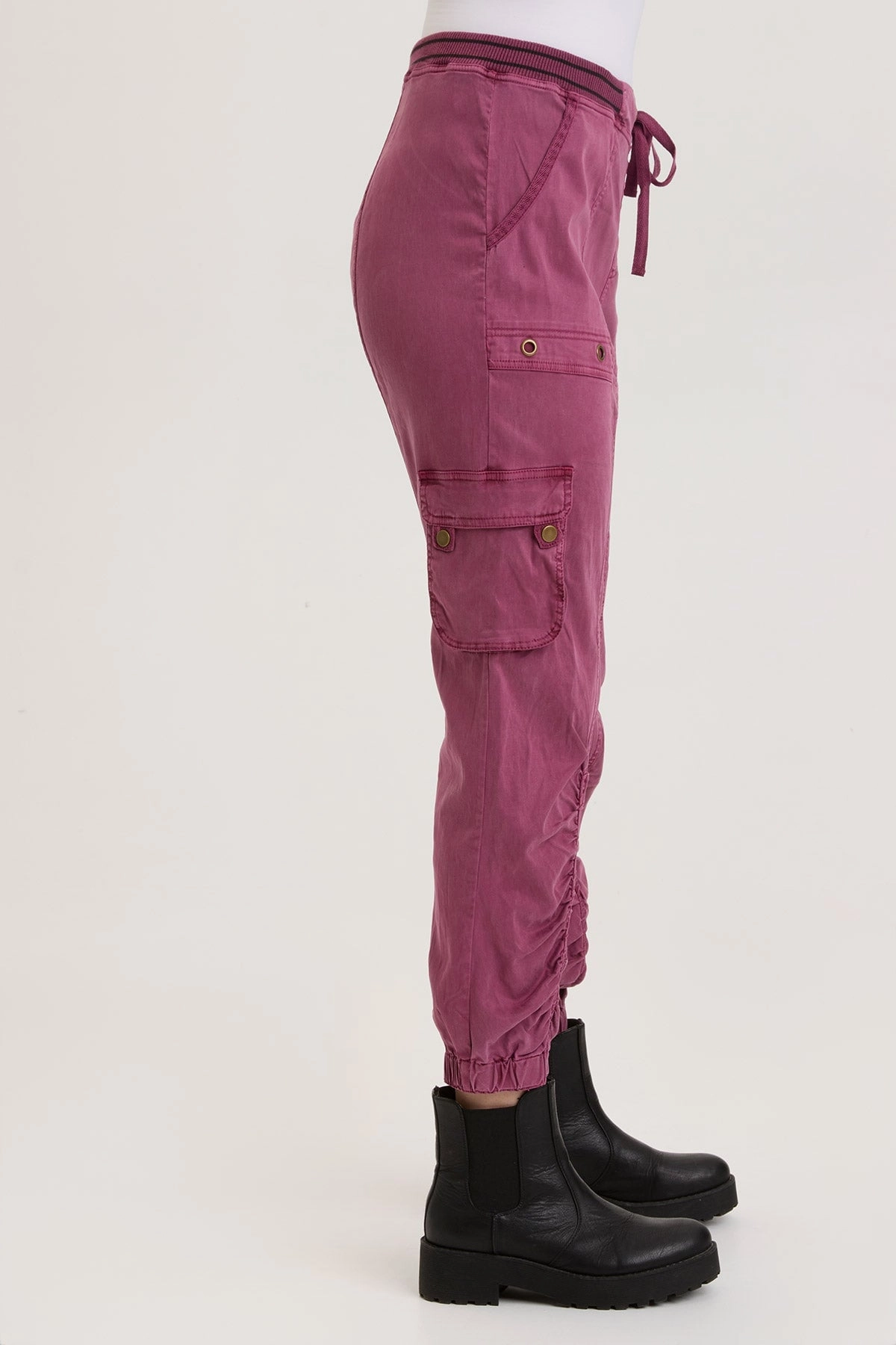 Non slip grip Sweat Control Capri Maxime Banded Pant