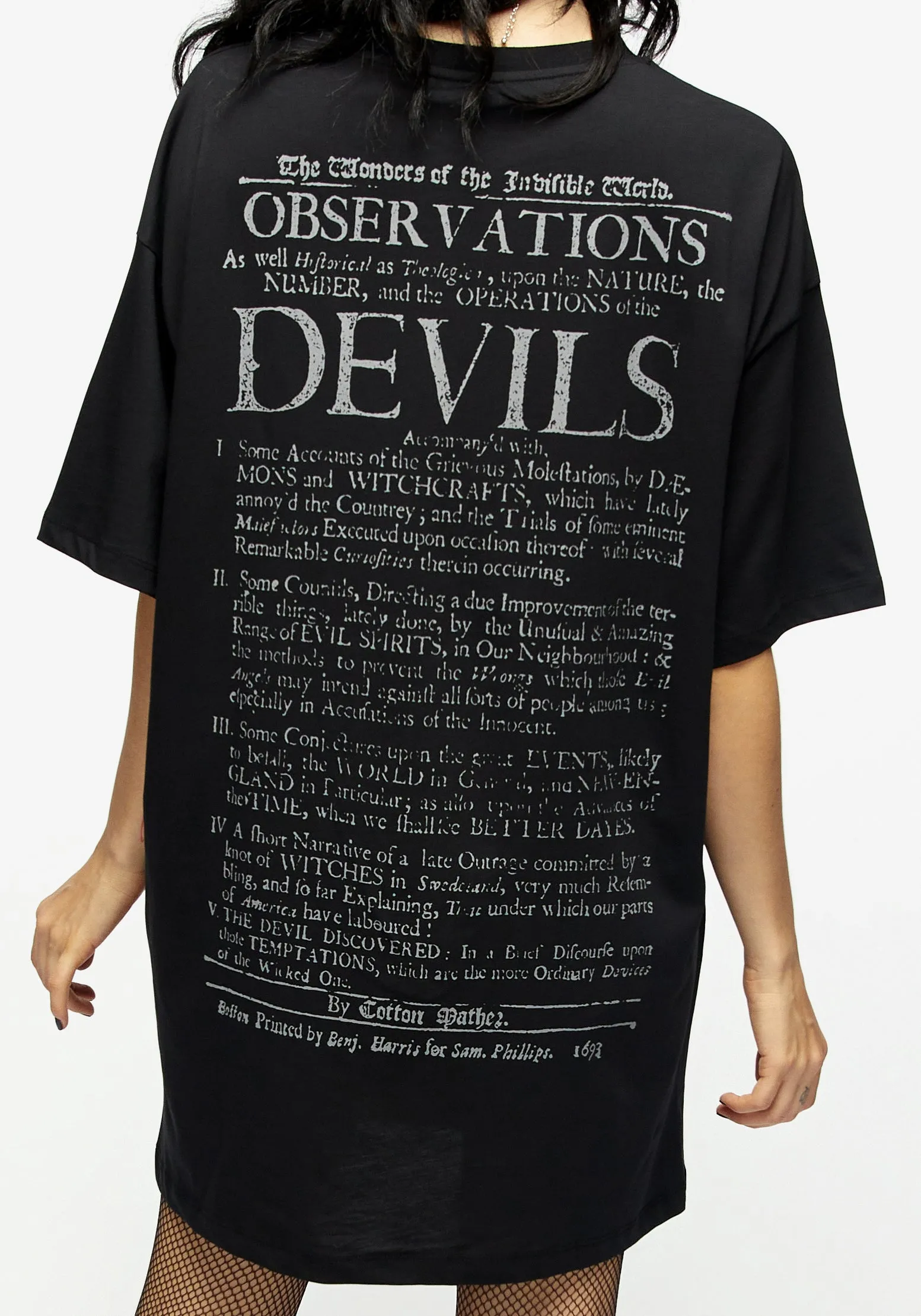 Light Fit Functional-Design Memento Mori Tee Dress