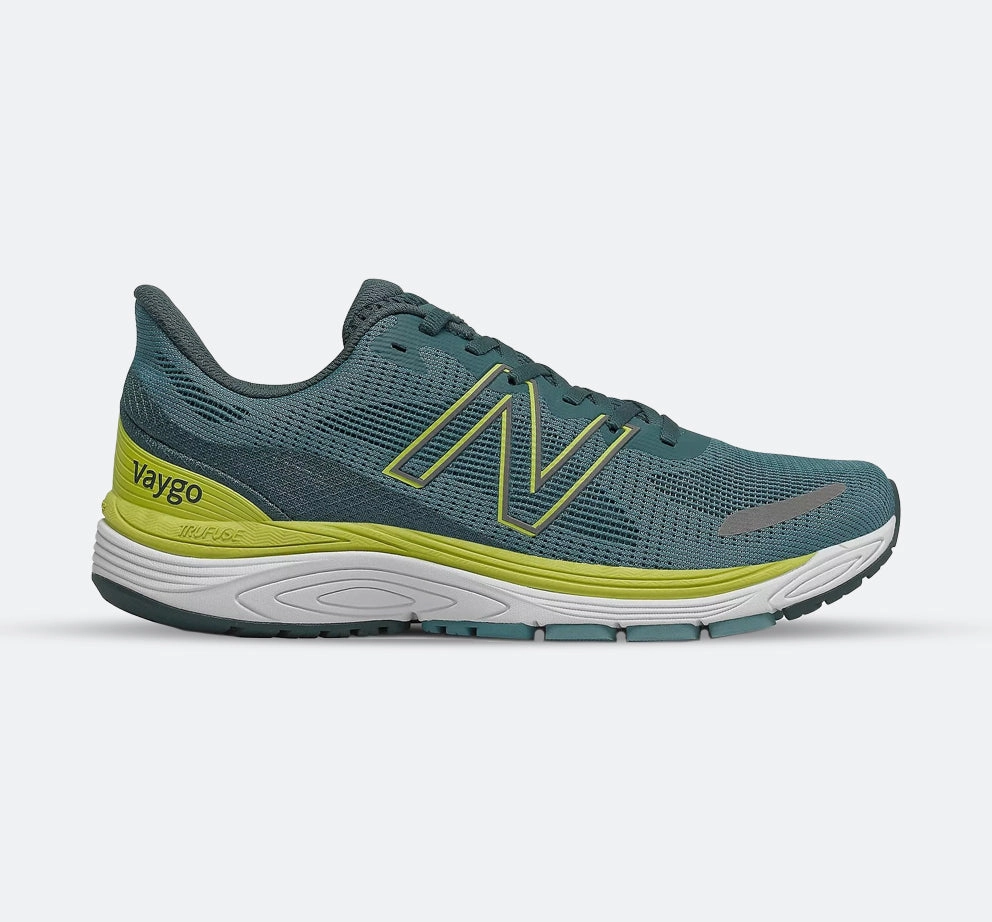 Men's Wide Fit New Balance MVYGOLY2 Vaygo Running Trainers - Green/Yellow bright - colors - visibility shoes