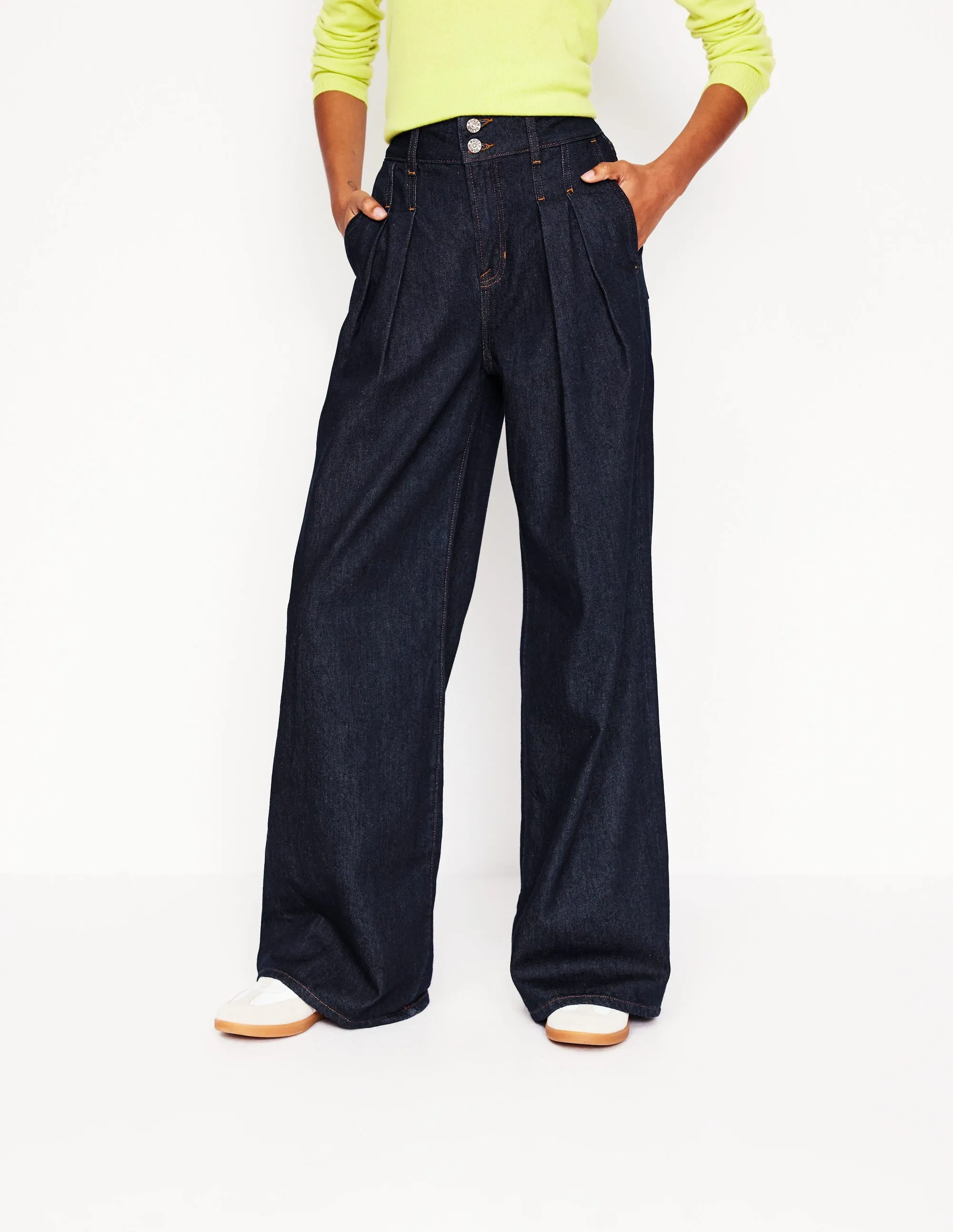 Distressed finish Core Fit Mid Rise Fluid Denim Trousers-Indigo Rinse