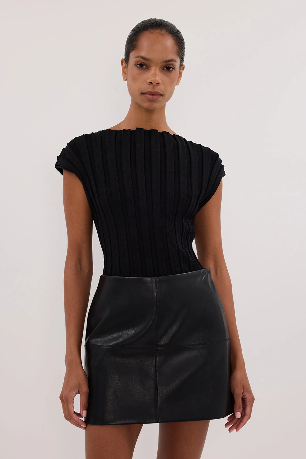 MONTY BLACK FAUX LEATHER MINI SKIRT Light Touch