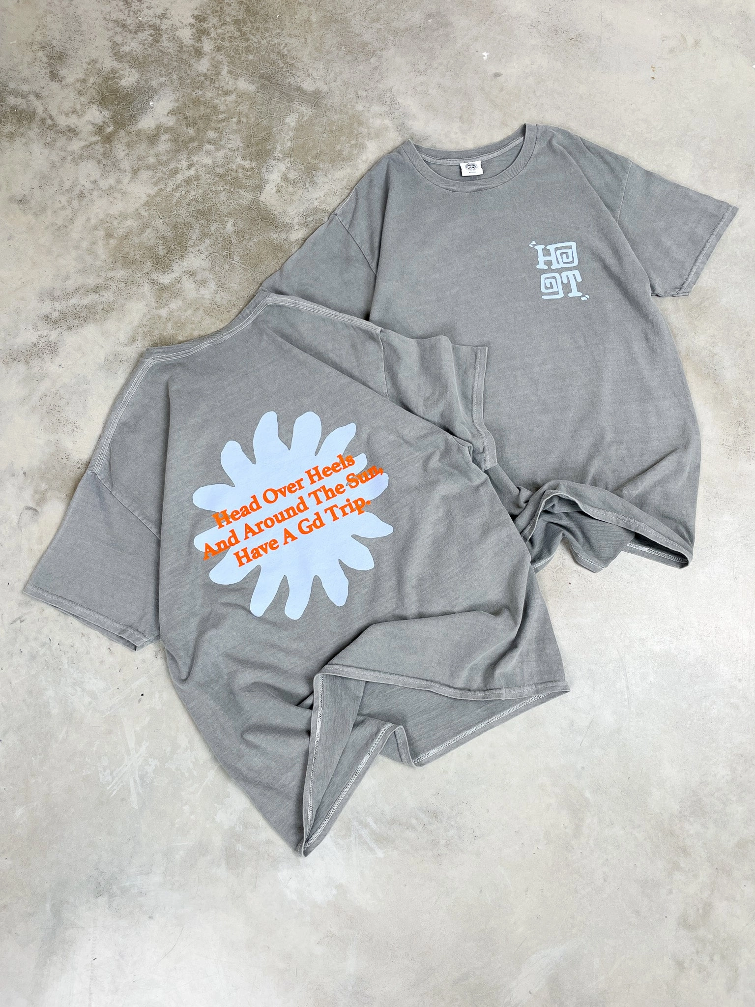 outdoor concert HAVE A GD TRIP 'Head Over Heels' Vintage Washed Tee - Dark Grey