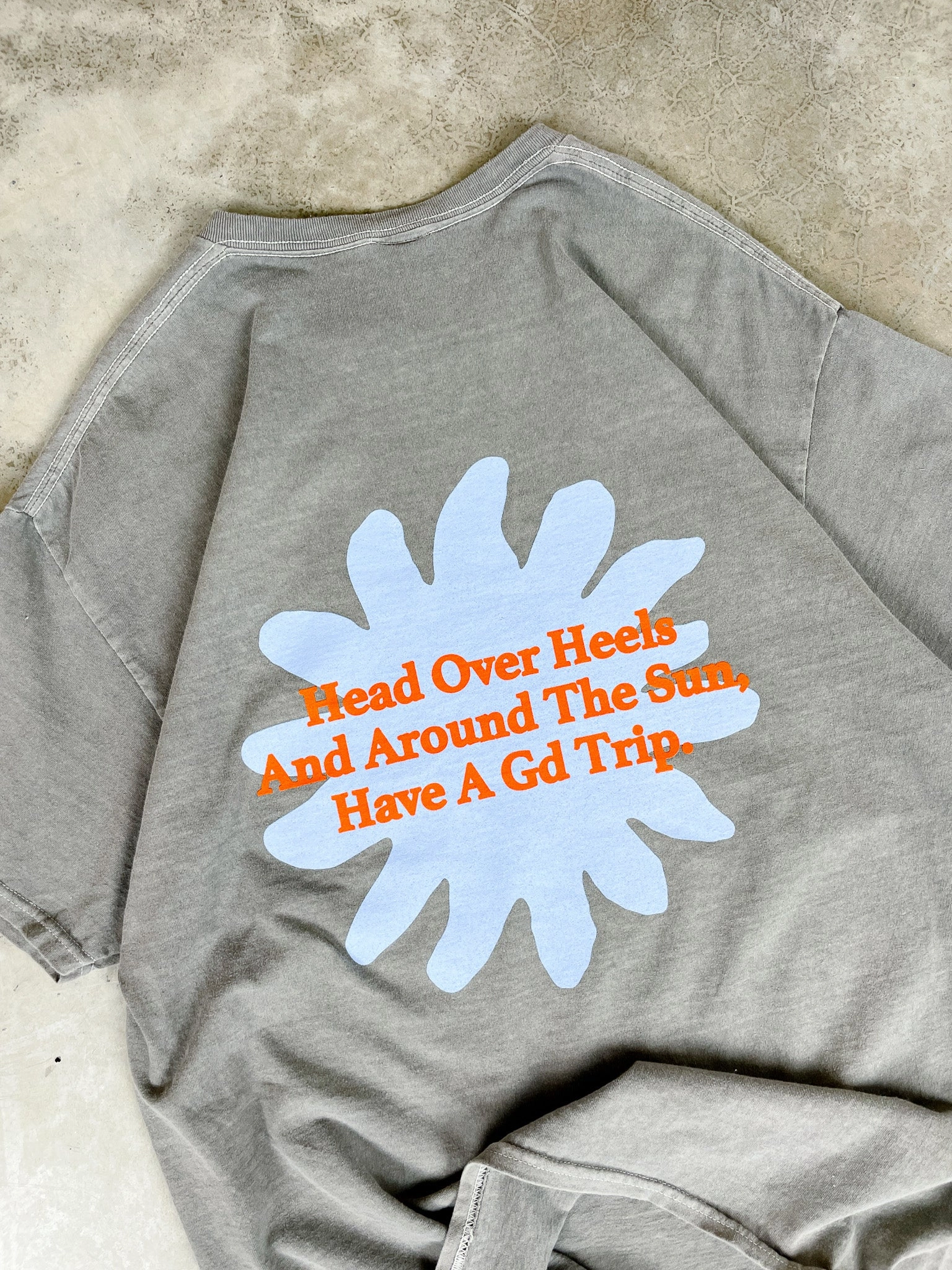 HAVE A GD TRIP 'Head Over Heels' Vintage Washed Tee - Dark Grey Cozy Vibe Wear