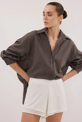 Vegan Leather All Weather Fit MIRA WHITE DOUBLE LAYER SHORT