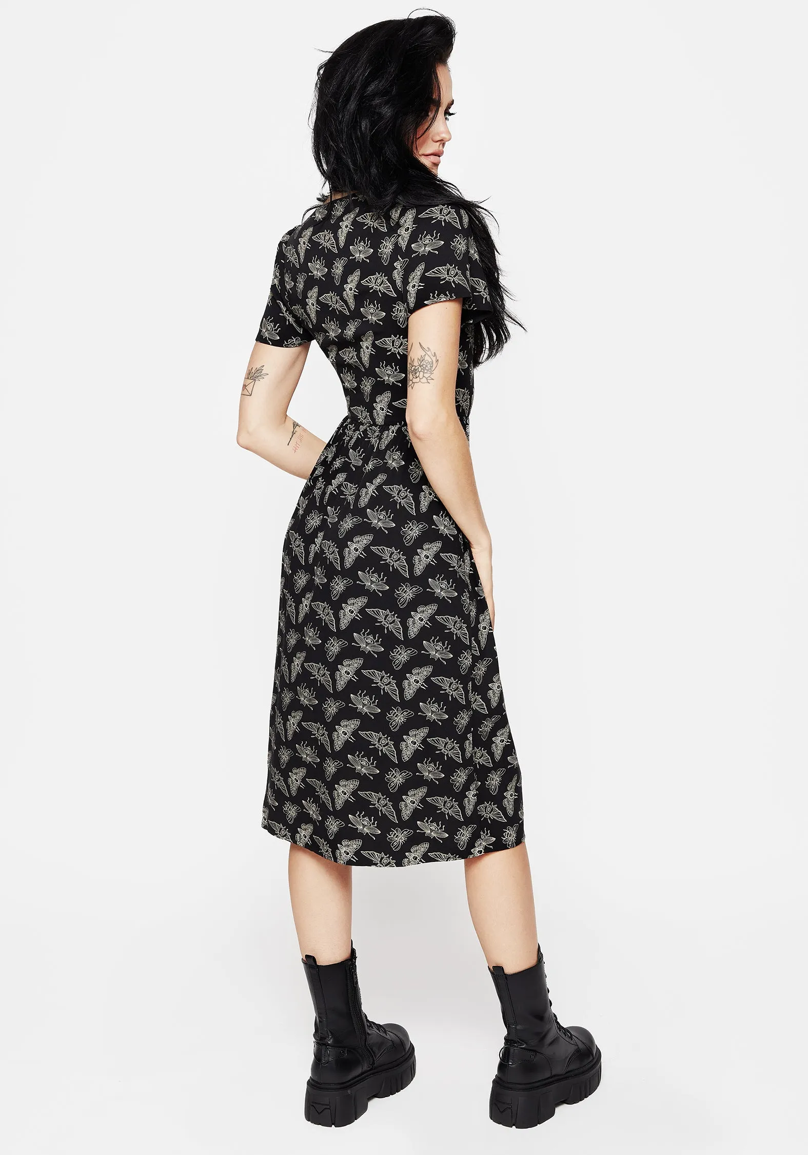 Easy Pretty Mortmoth Short Sleeve Midi Dress