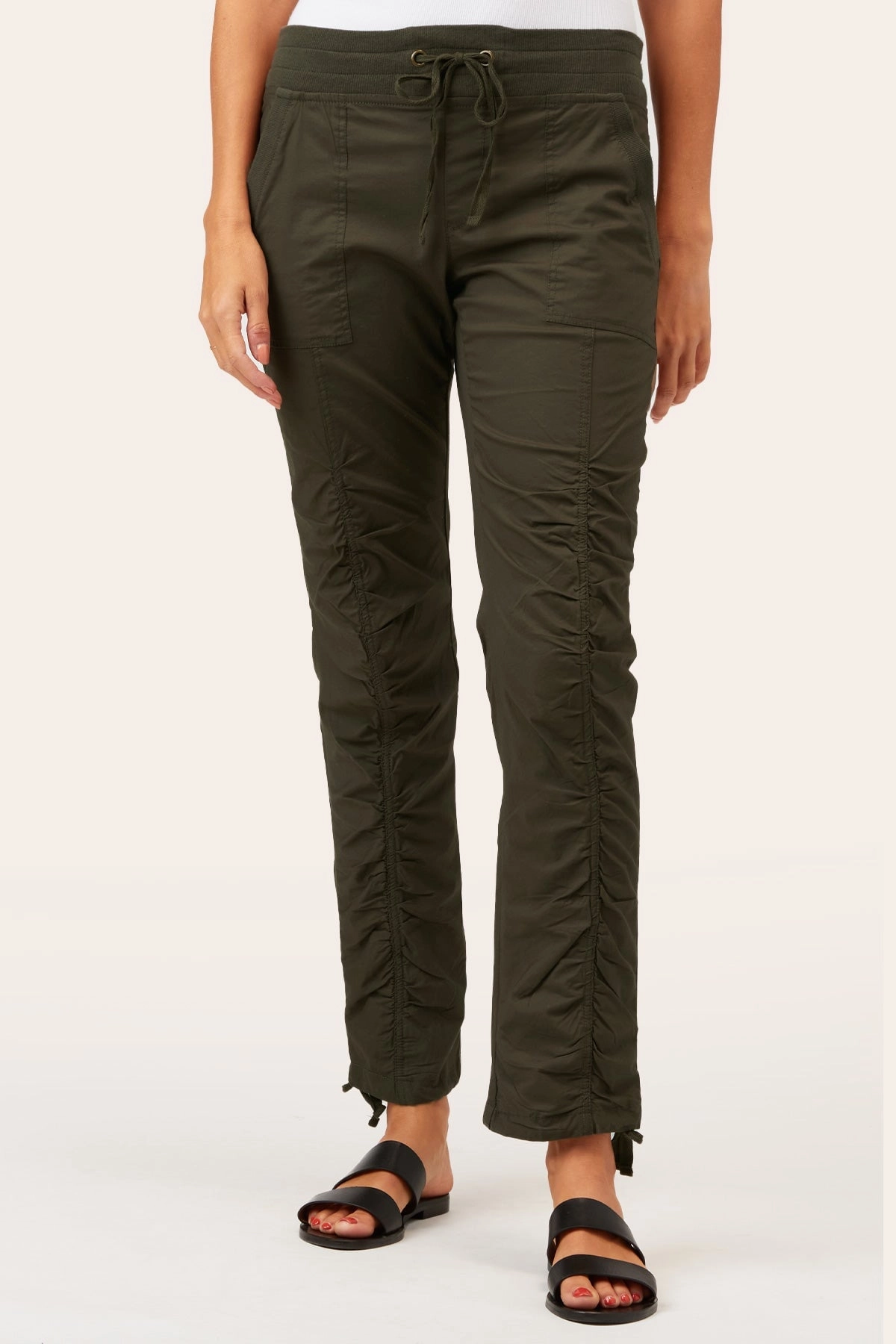 Jules Pant SustainableManufacturing Flattering Look