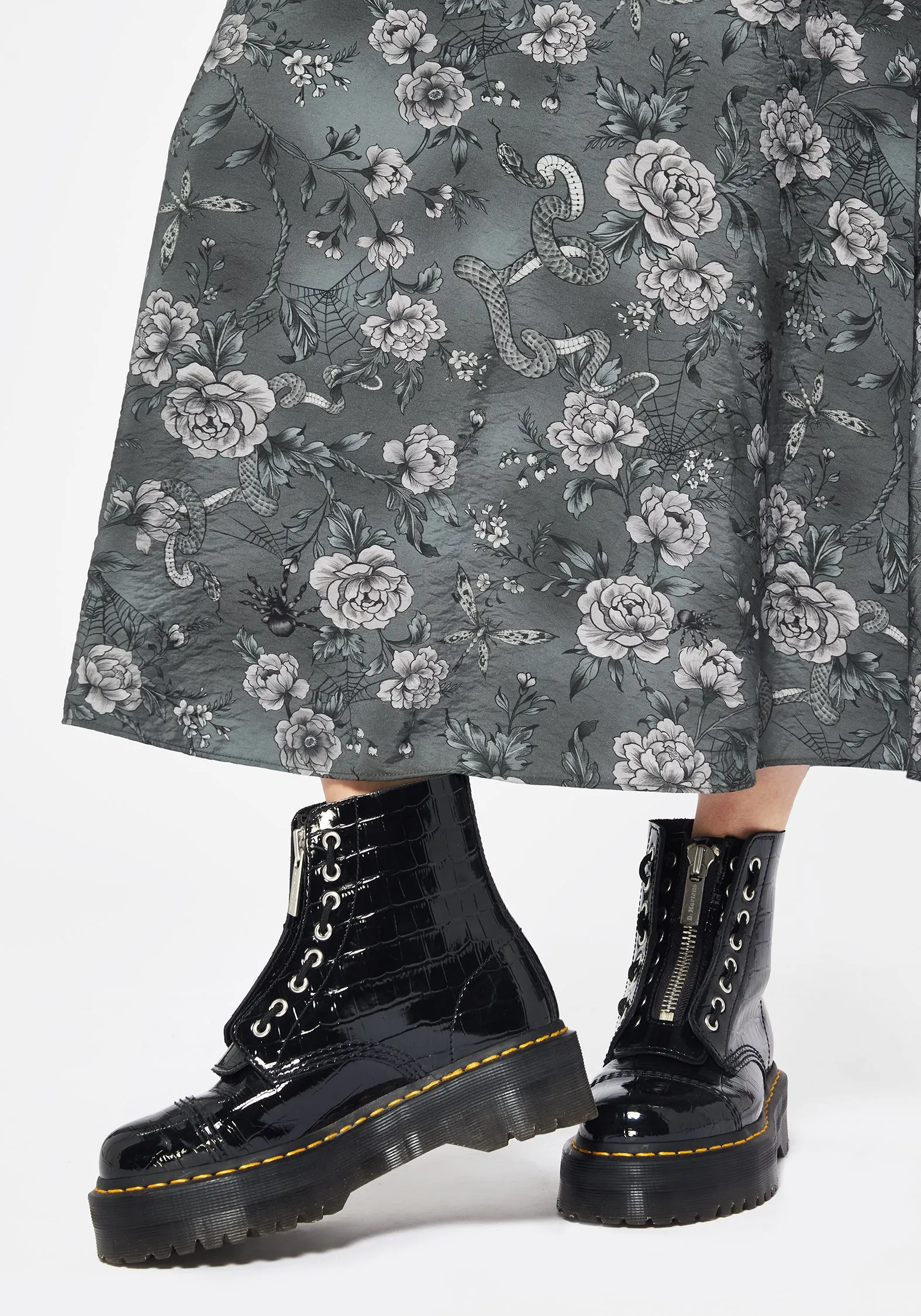 Classic Mood Cozy Vibes Meadow Floral Serpent Print Midaxi Skirt