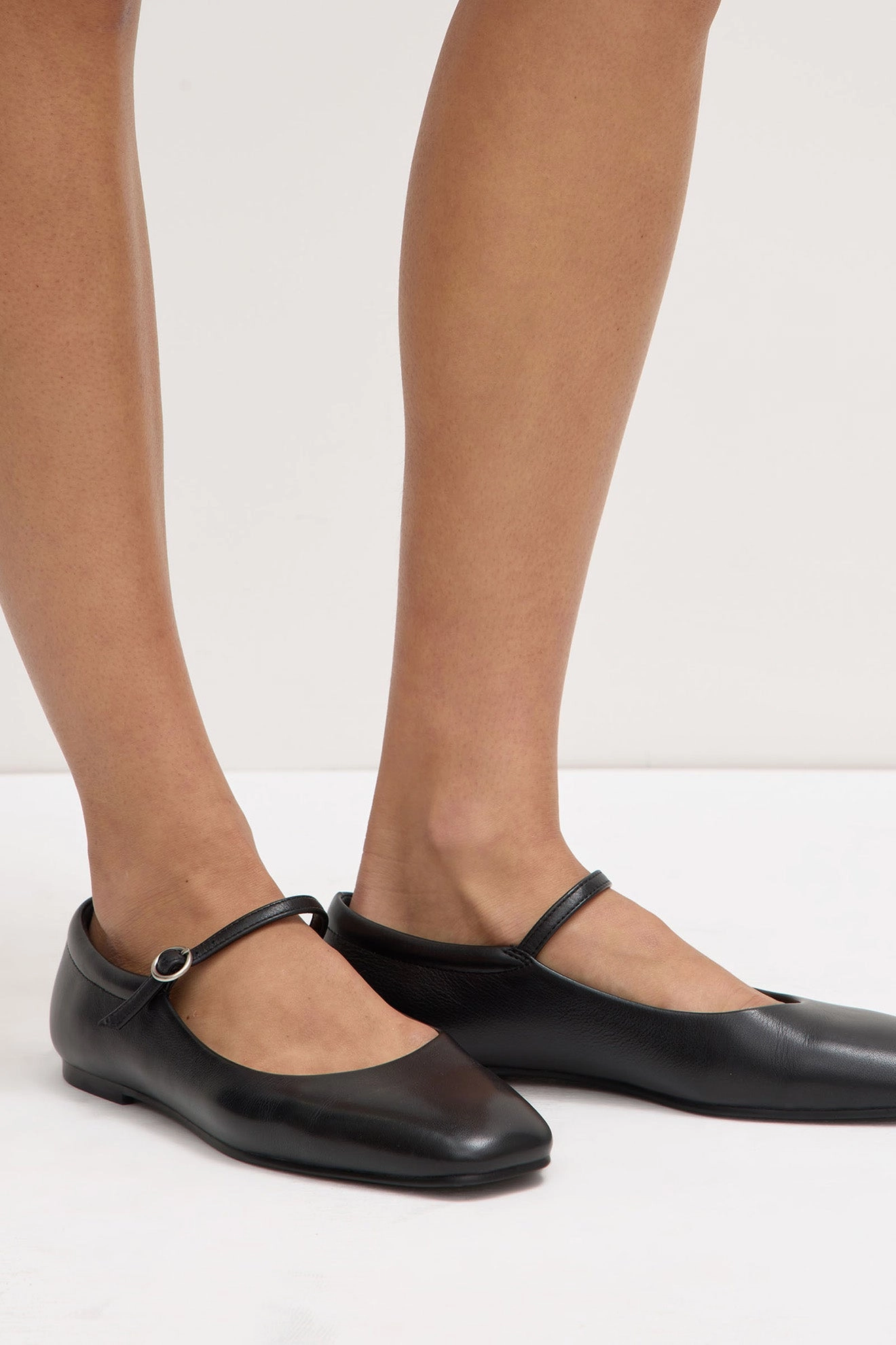Beth Leather Ballet Flat Snug Fit Design