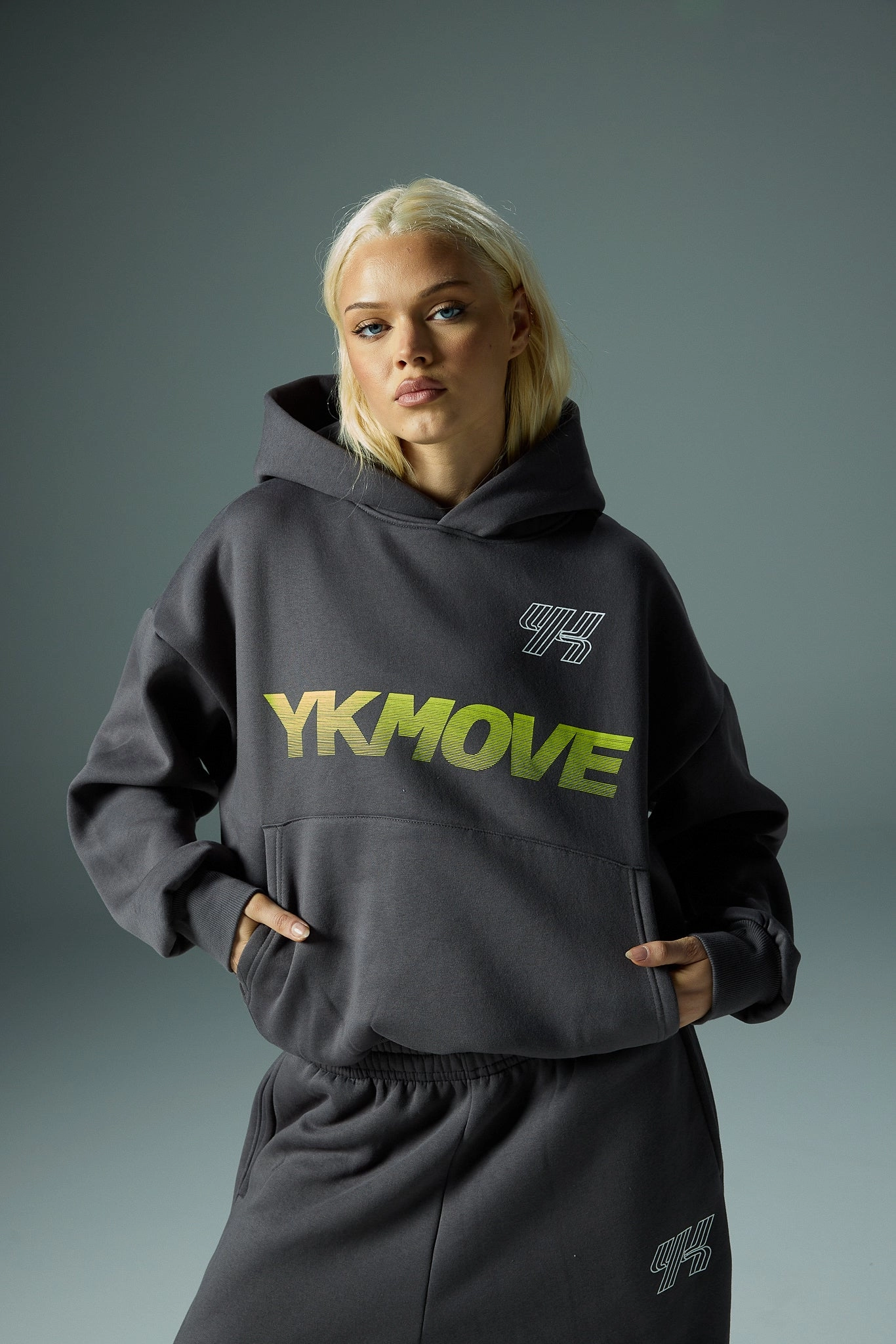 No Snag Zipper YK Move Activate Hoodie | Charcoal