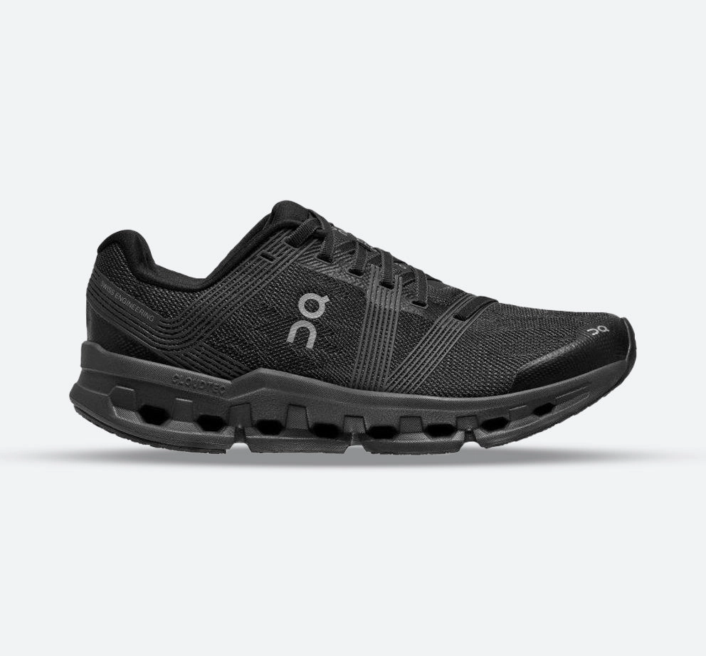 running on grass Men's Wide Fit On Cloudgo Training Shoes