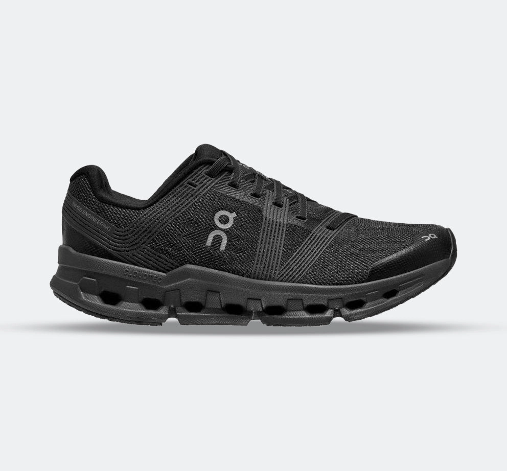 Men's Wide Fit On Cloudgo Training Shoes anatomical shoe shape