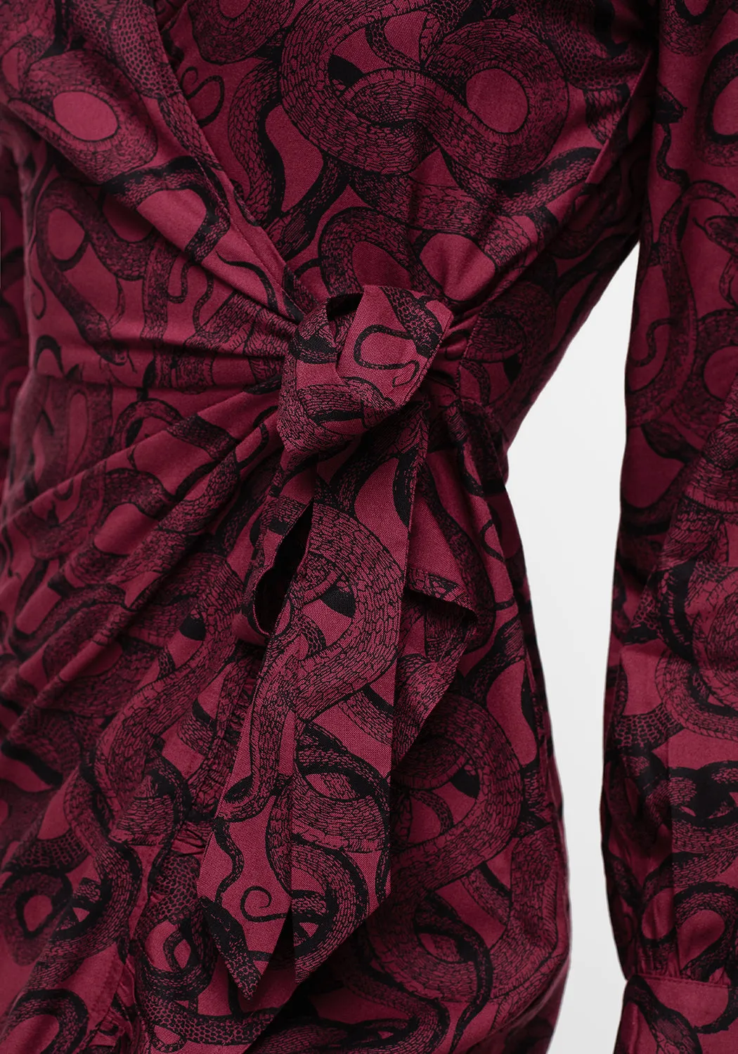 Chic Wear Crisp Finish Ophidia Snakes Print Wrap Maxi Dress - Red