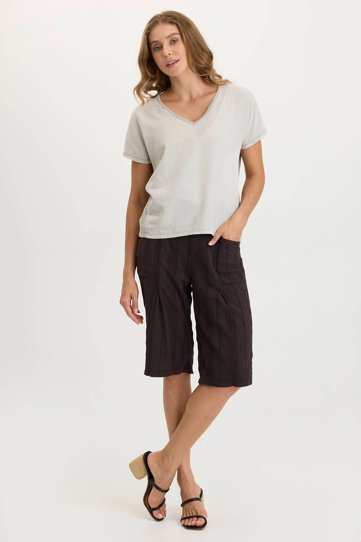 Thermoregulating Fabric Osbert Textured Gauze Multi-Pocket Bermuda Short