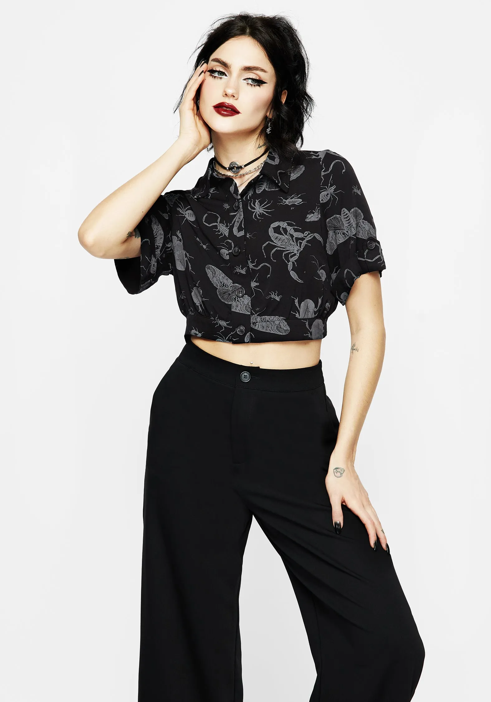 Loose Fit Workwear Style Parasite Bugs Short Sleeve Crop Shirt - Black